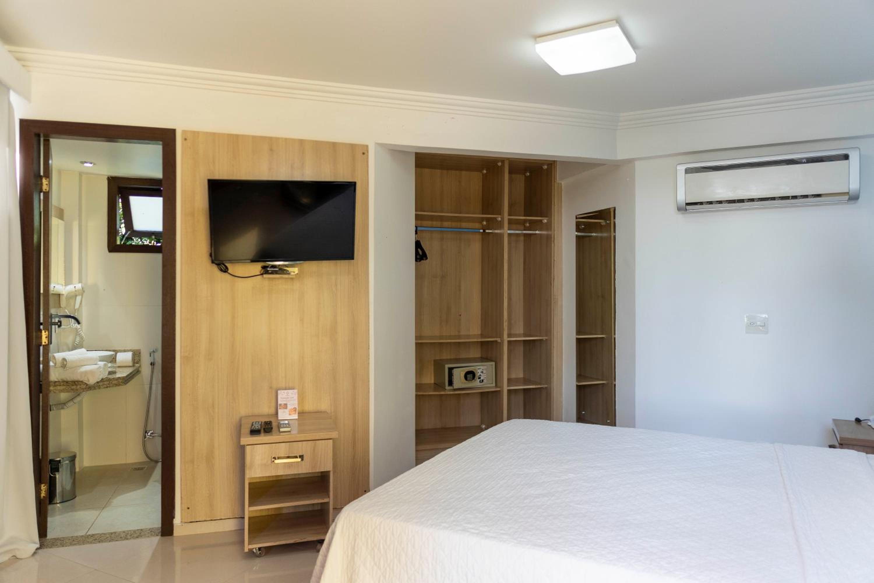 Standard Suite - Photo 10