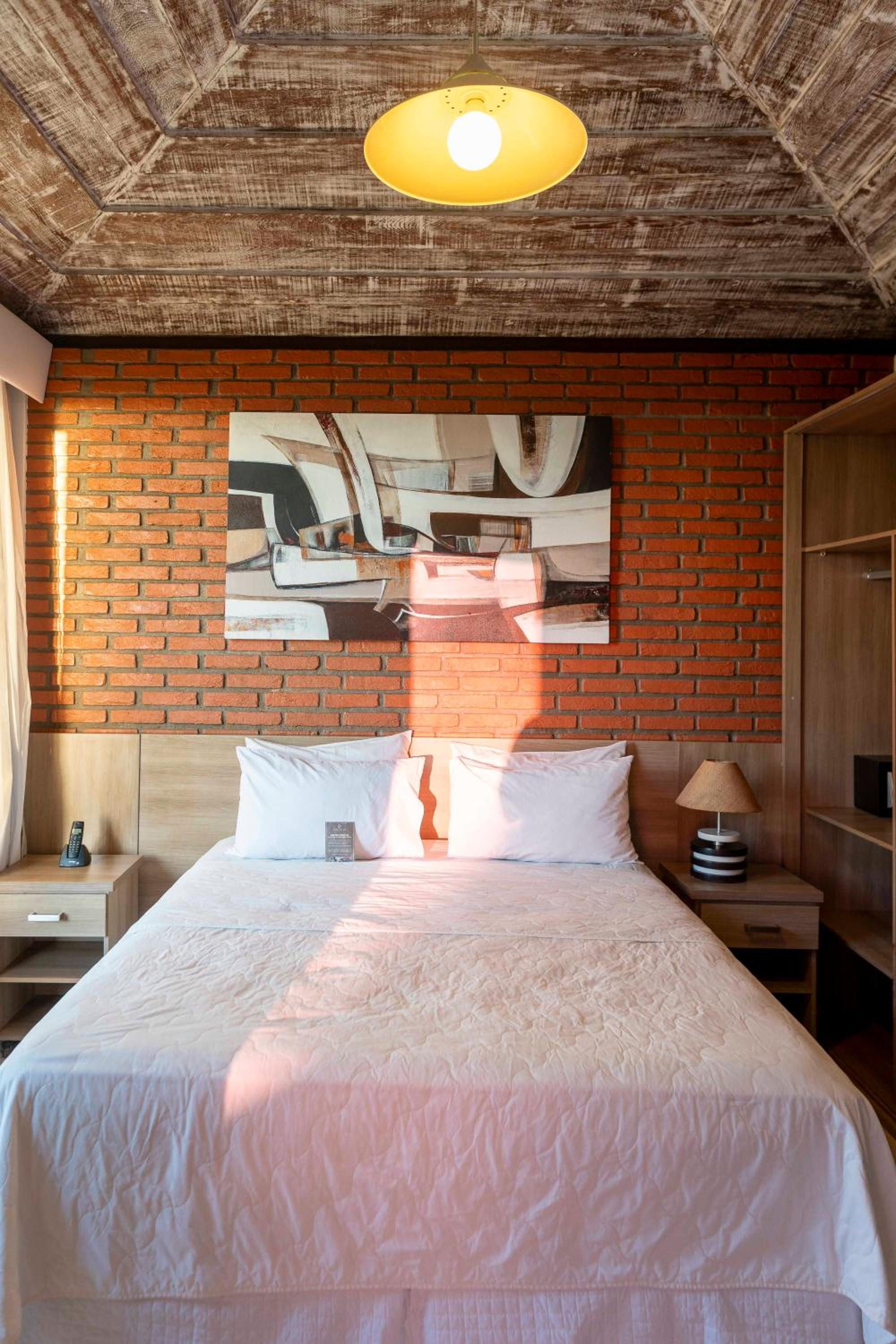 Standard Suite with Garden View - Photo 7
