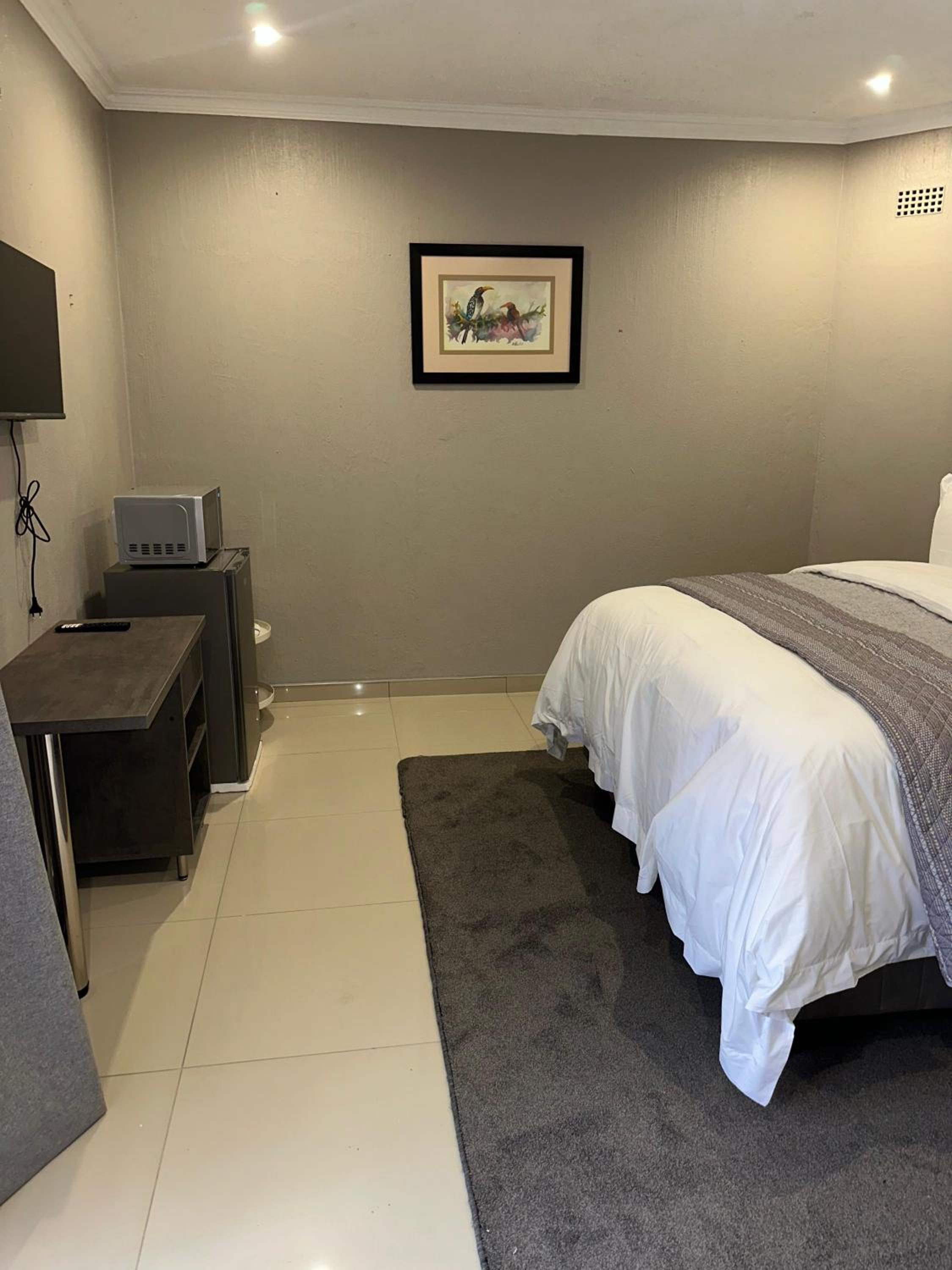 Deluxe Double or Twin Room with Pool Access