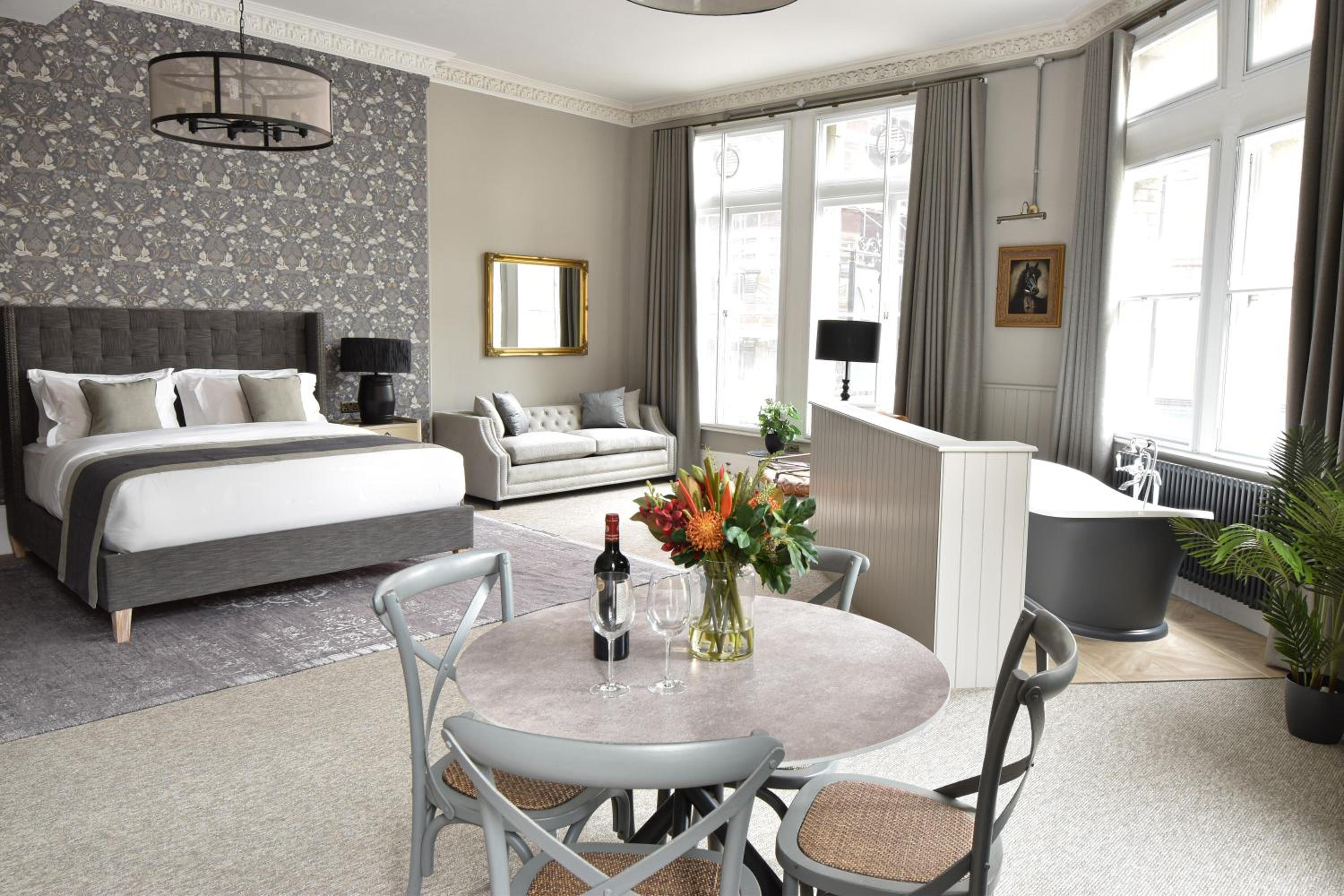 Standard Suite photo 2