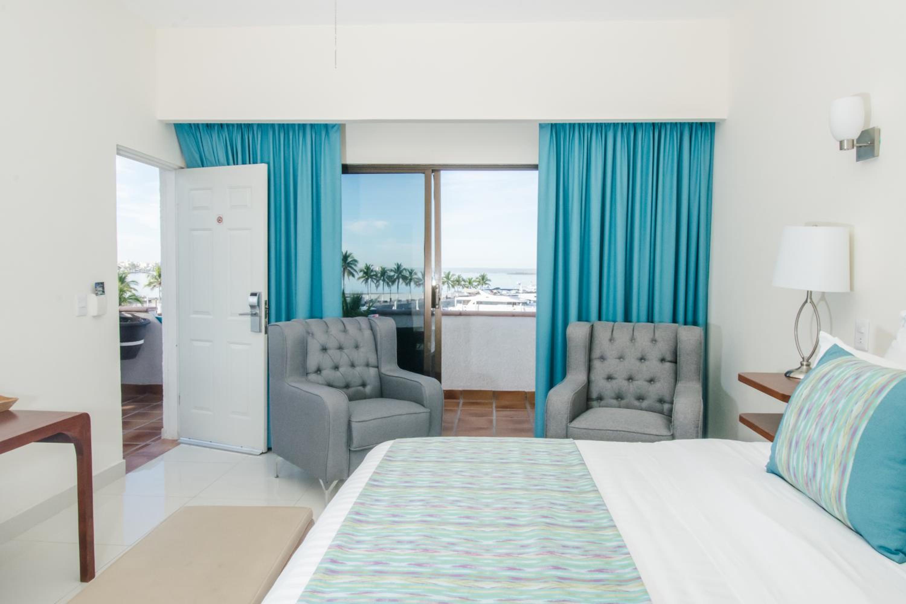 Habitación Estándar con Cama King y Vista