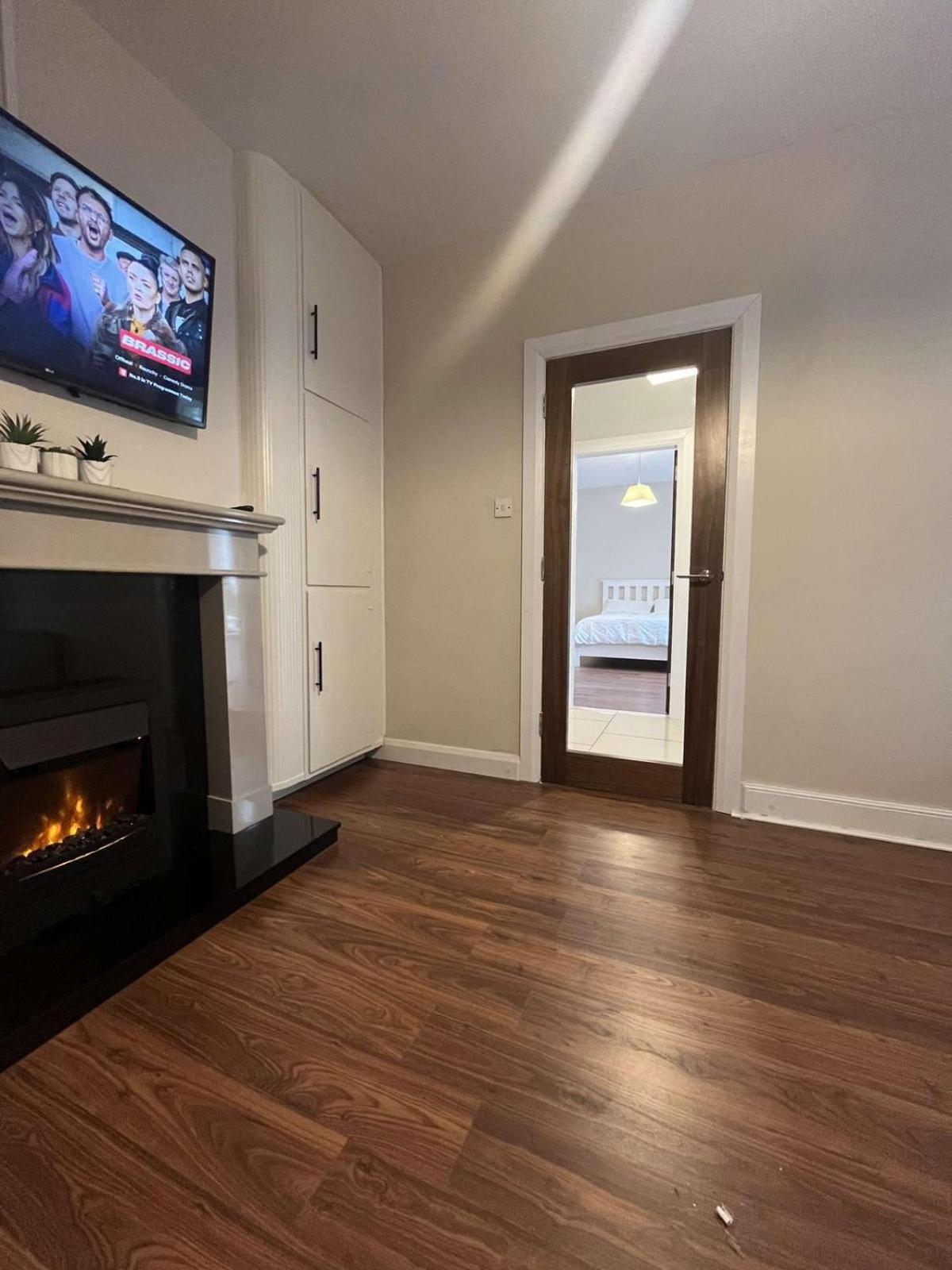 Two-Bedroom House photo 2
