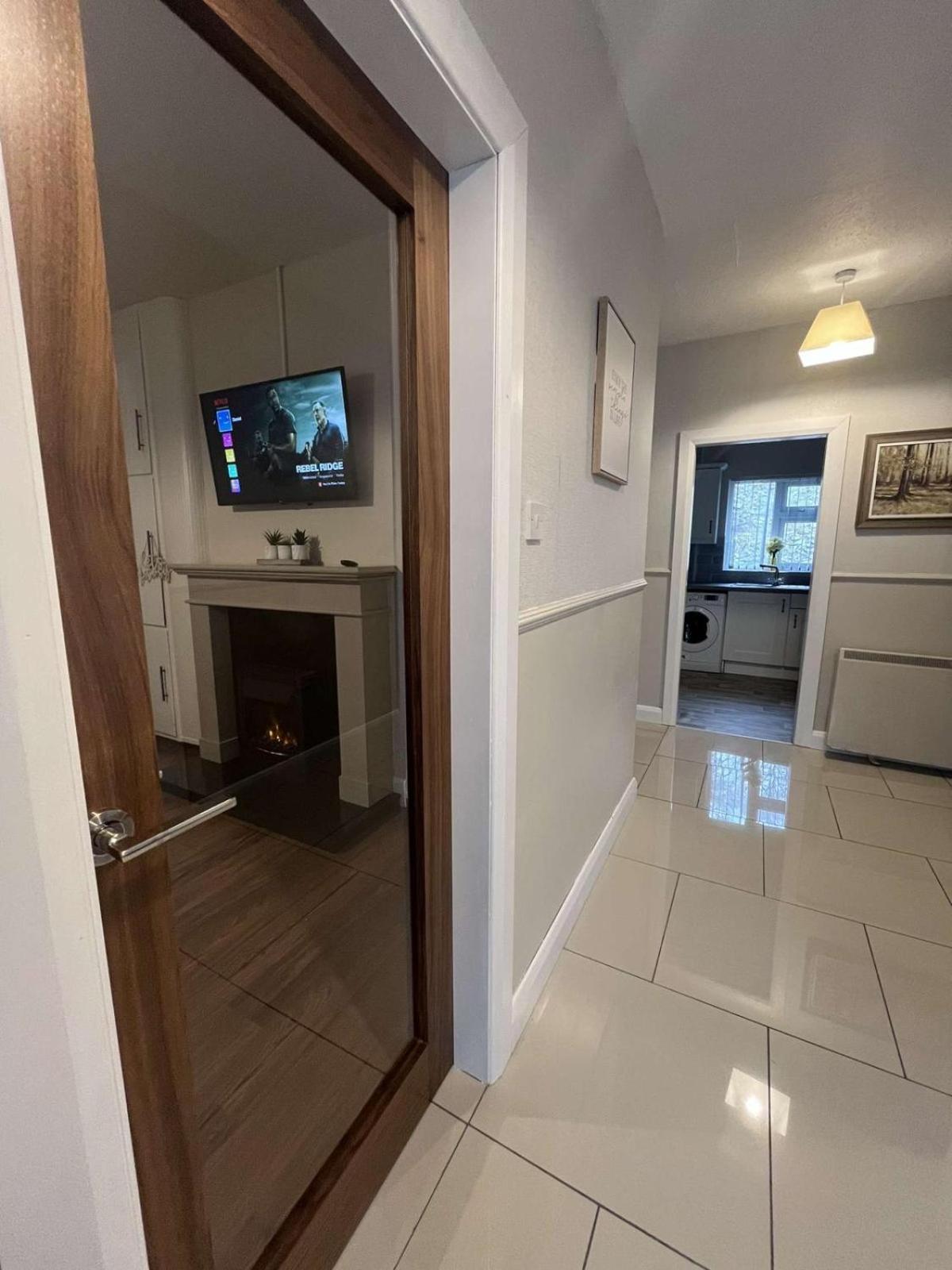 Two-Bedroom House photo 3