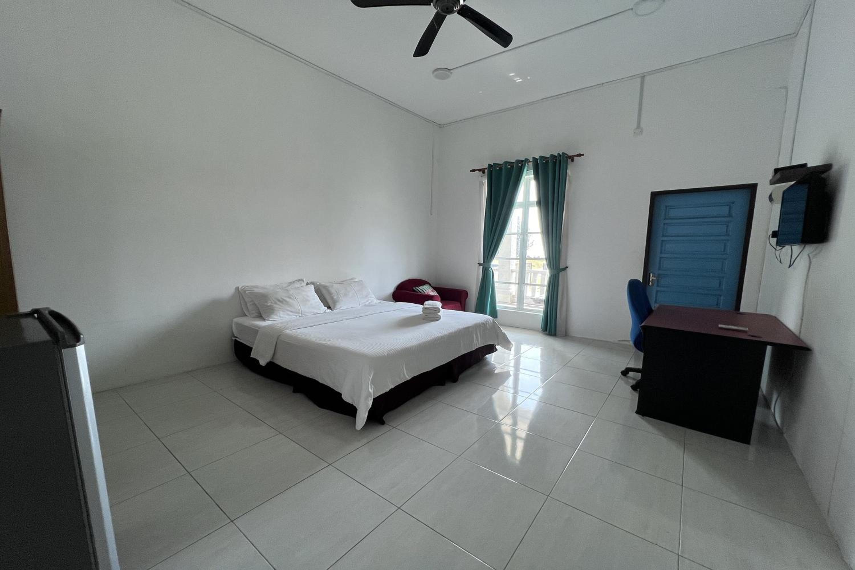 Deluxe King Room - Photo 5