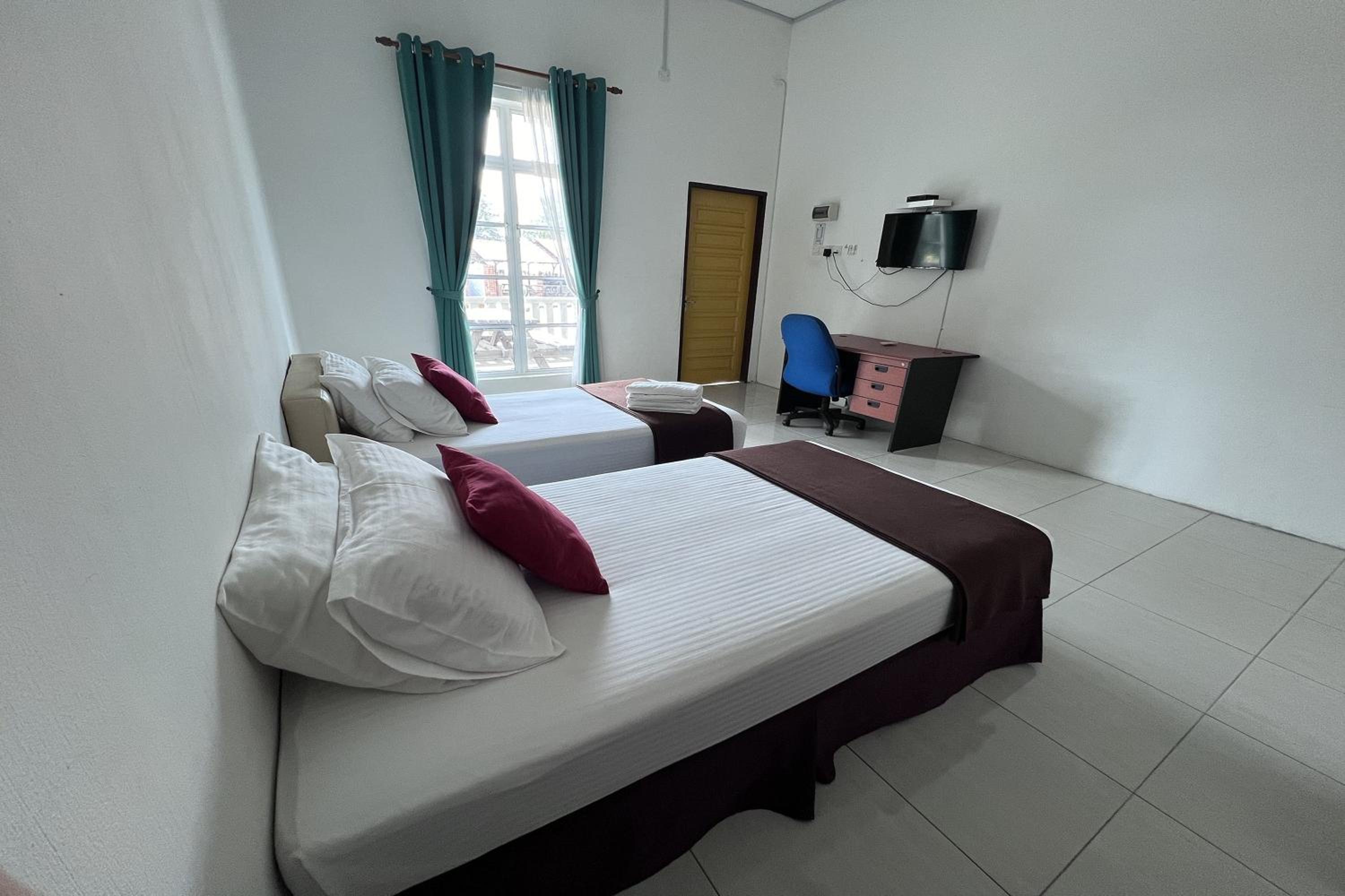 Deluxe Twin Room - Photo 2