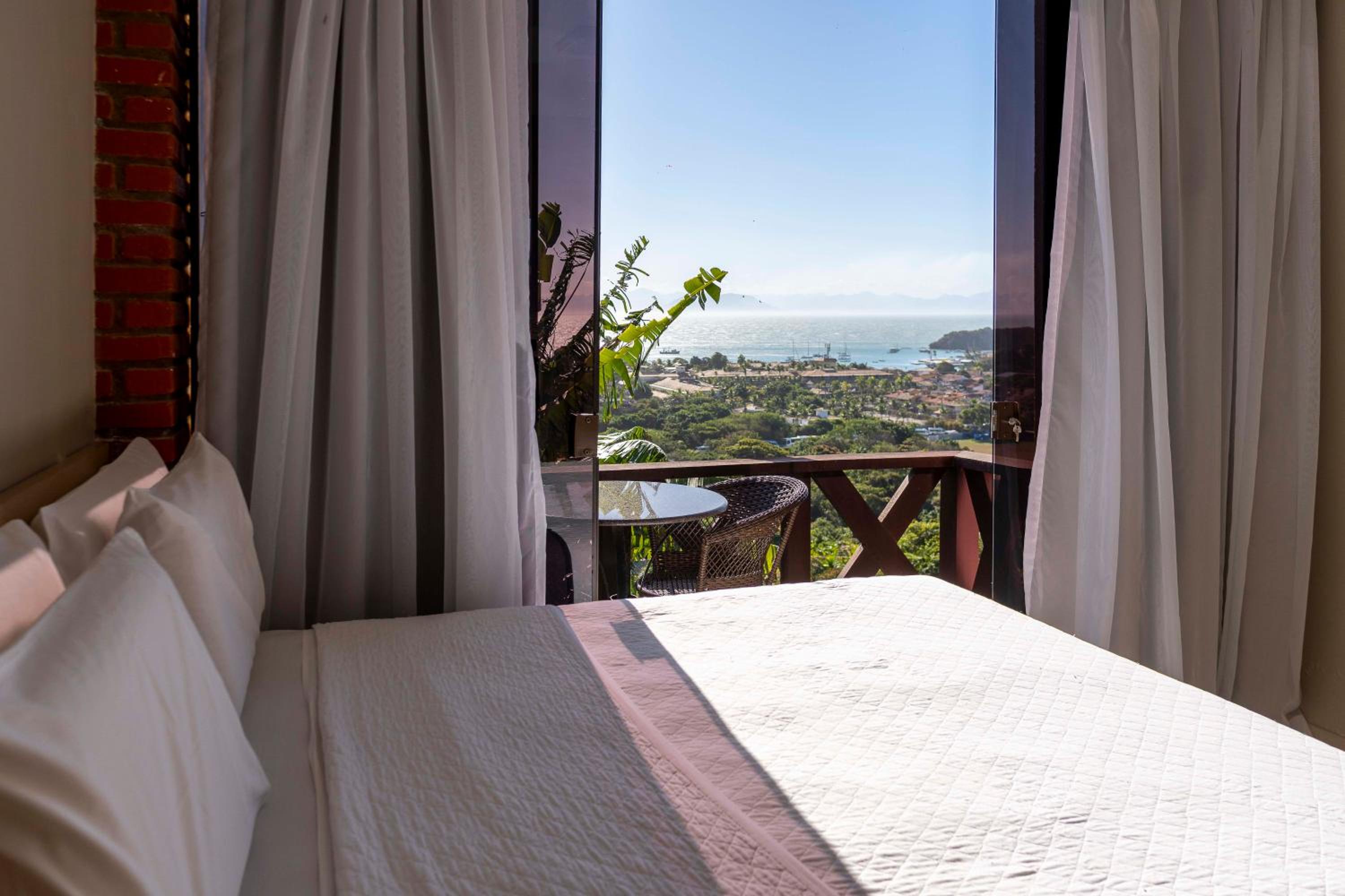 Superior Suite with Sea View - Photo 10
