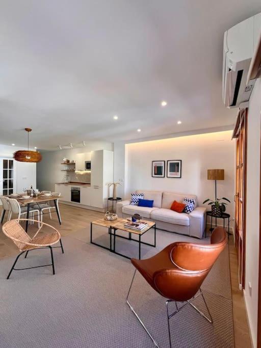 Apartamento de dos habitaciones con balcón