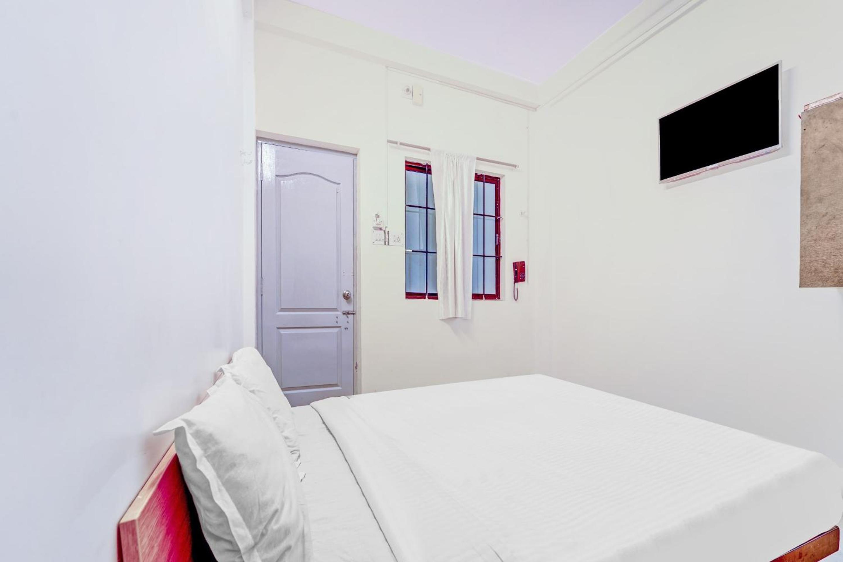 Standard Double Room photo 3