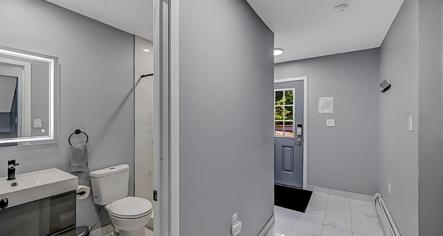 Three-Bedroom House photo 2