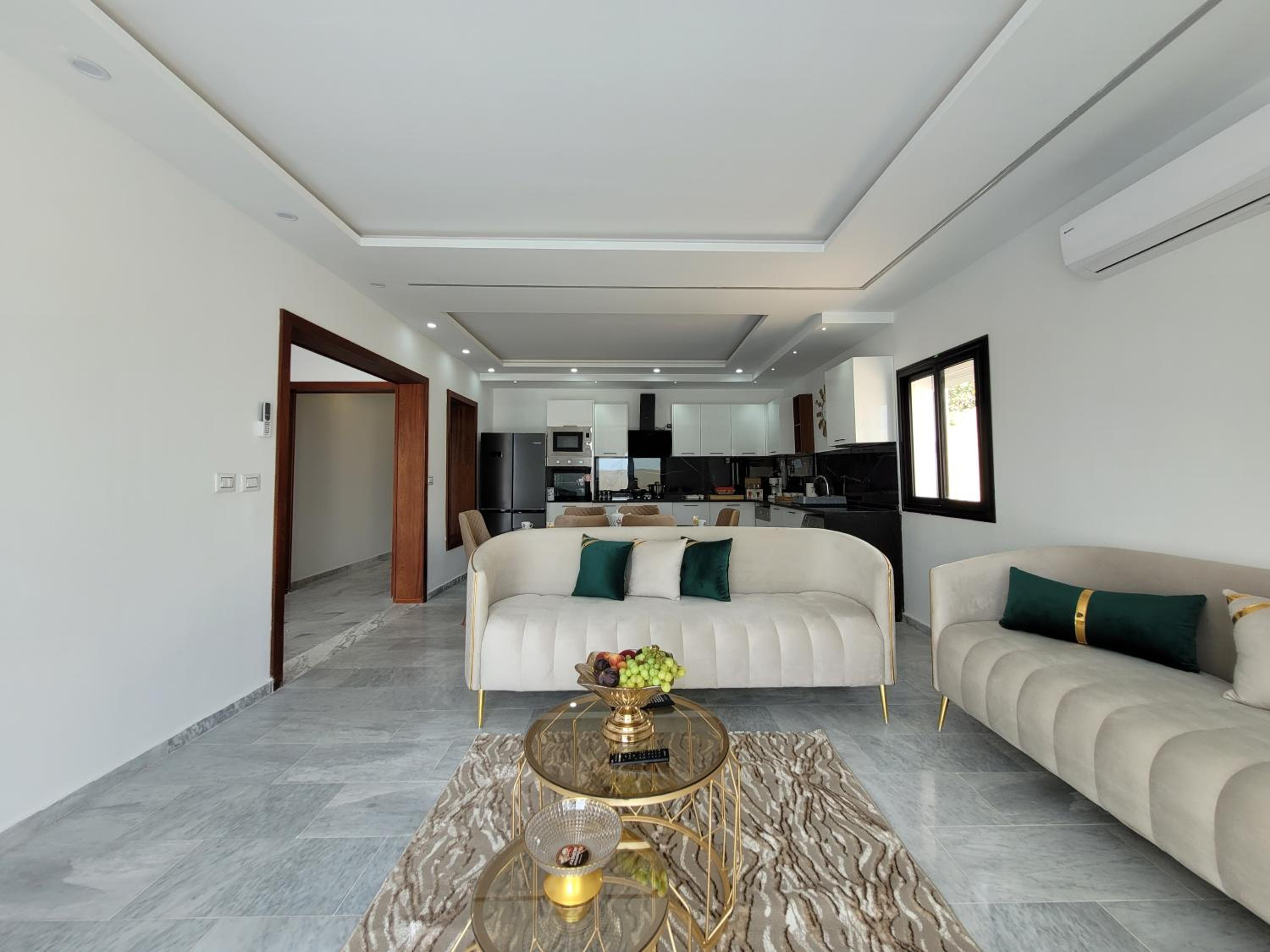 Villa photo 1