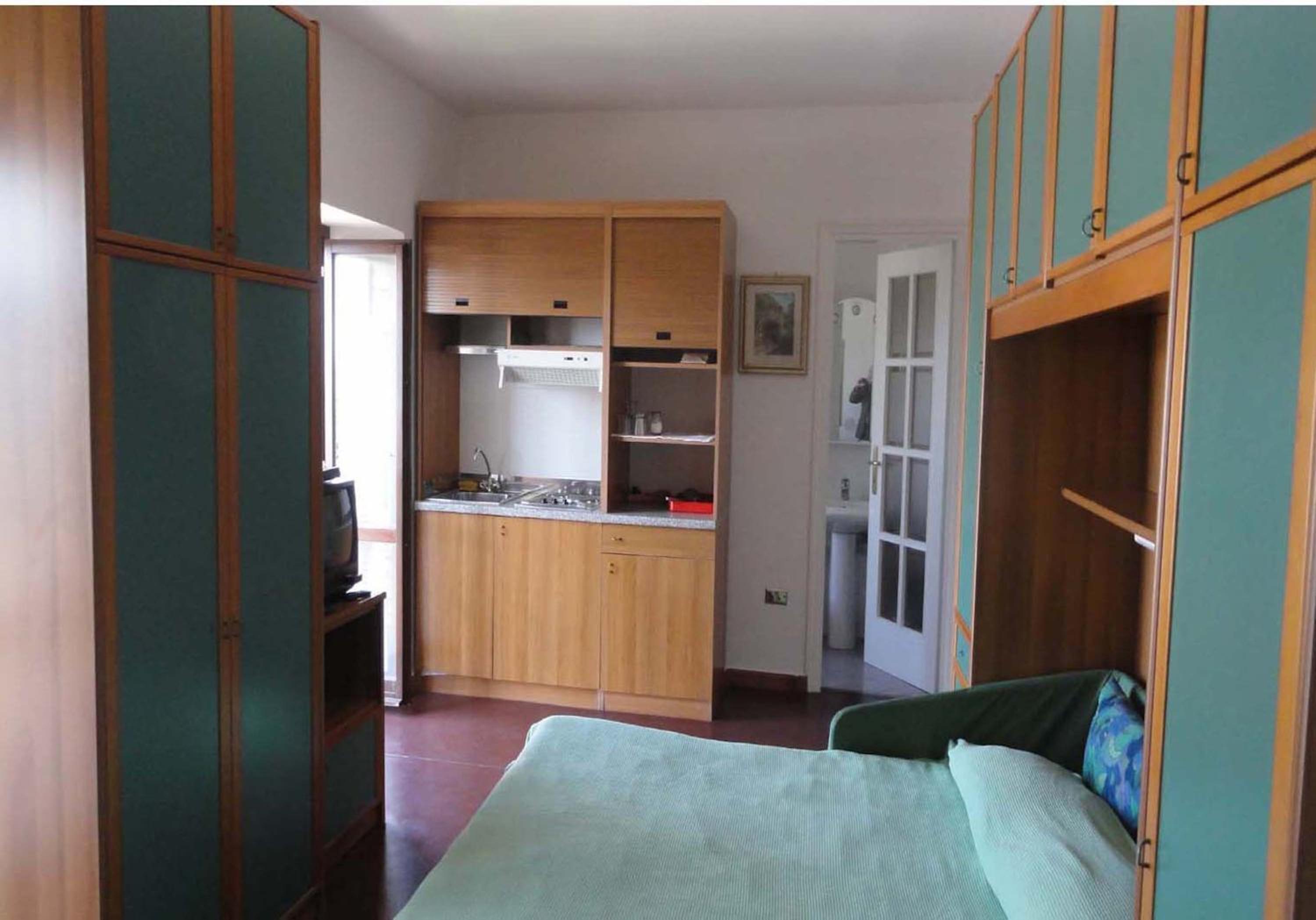 Studio Apartment photo 1