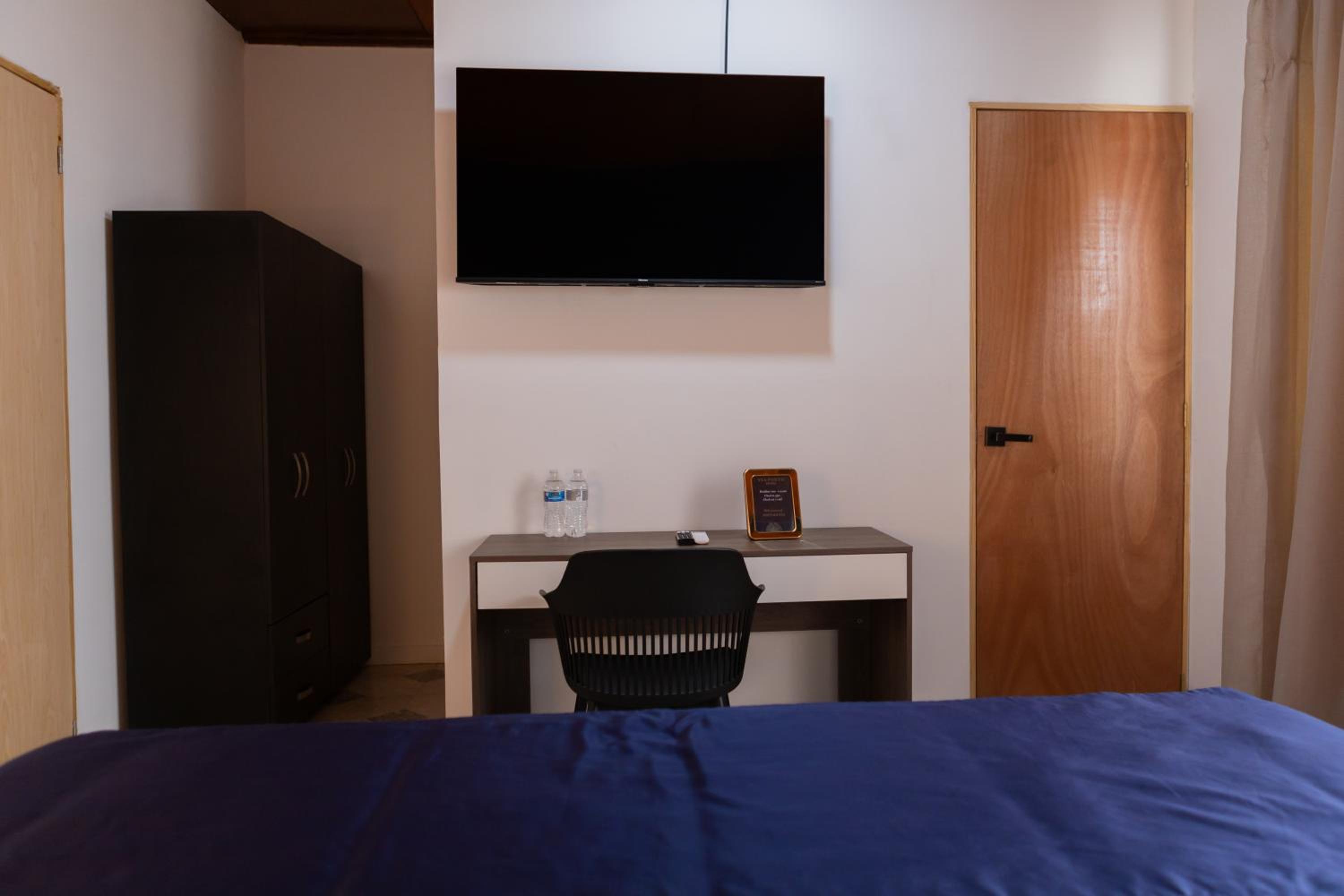 Double Room With Private Bathroom photo 2
