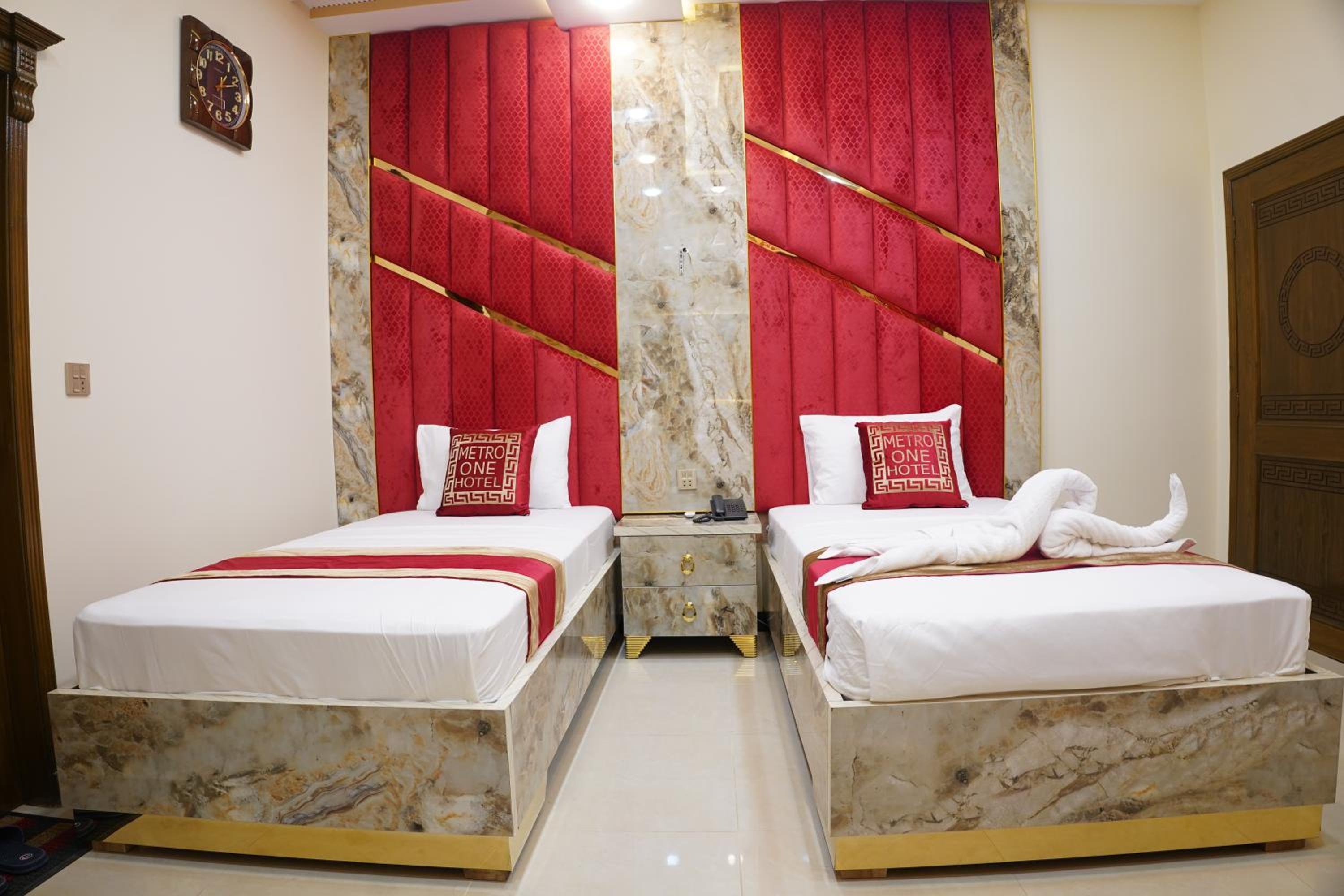 Standard Twin Room photo 2
