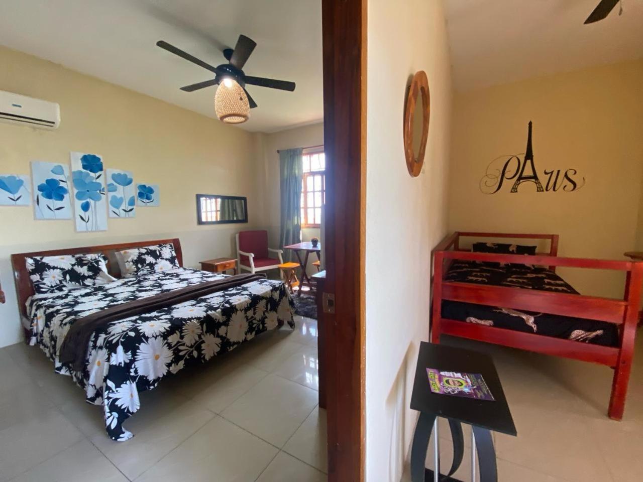 Deluxe Room (2 Adults + 1 Child) photo 1