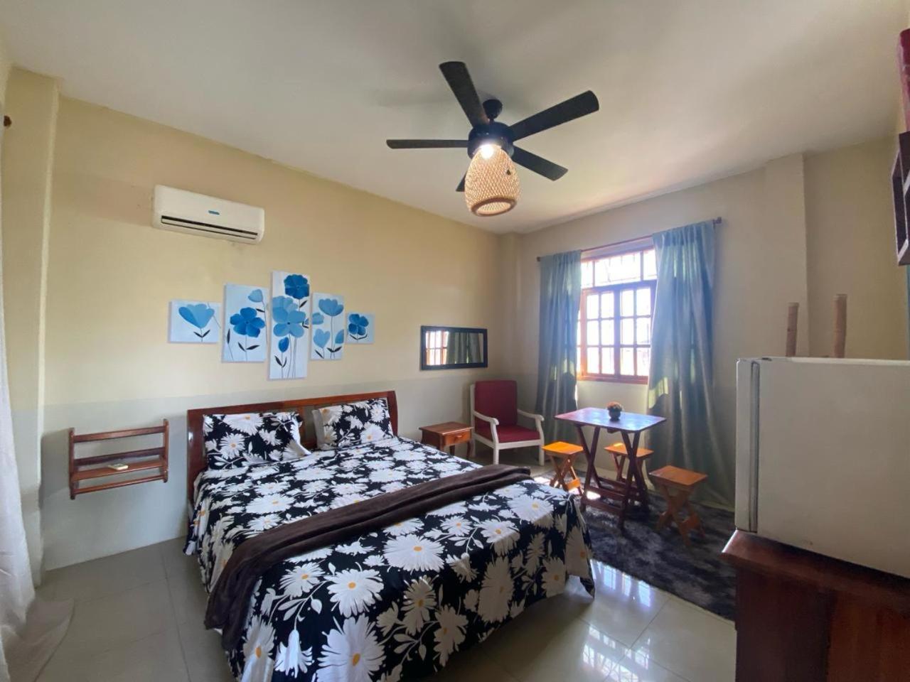 Deluxe Room (2 Adults + 1 Child) photo 2
