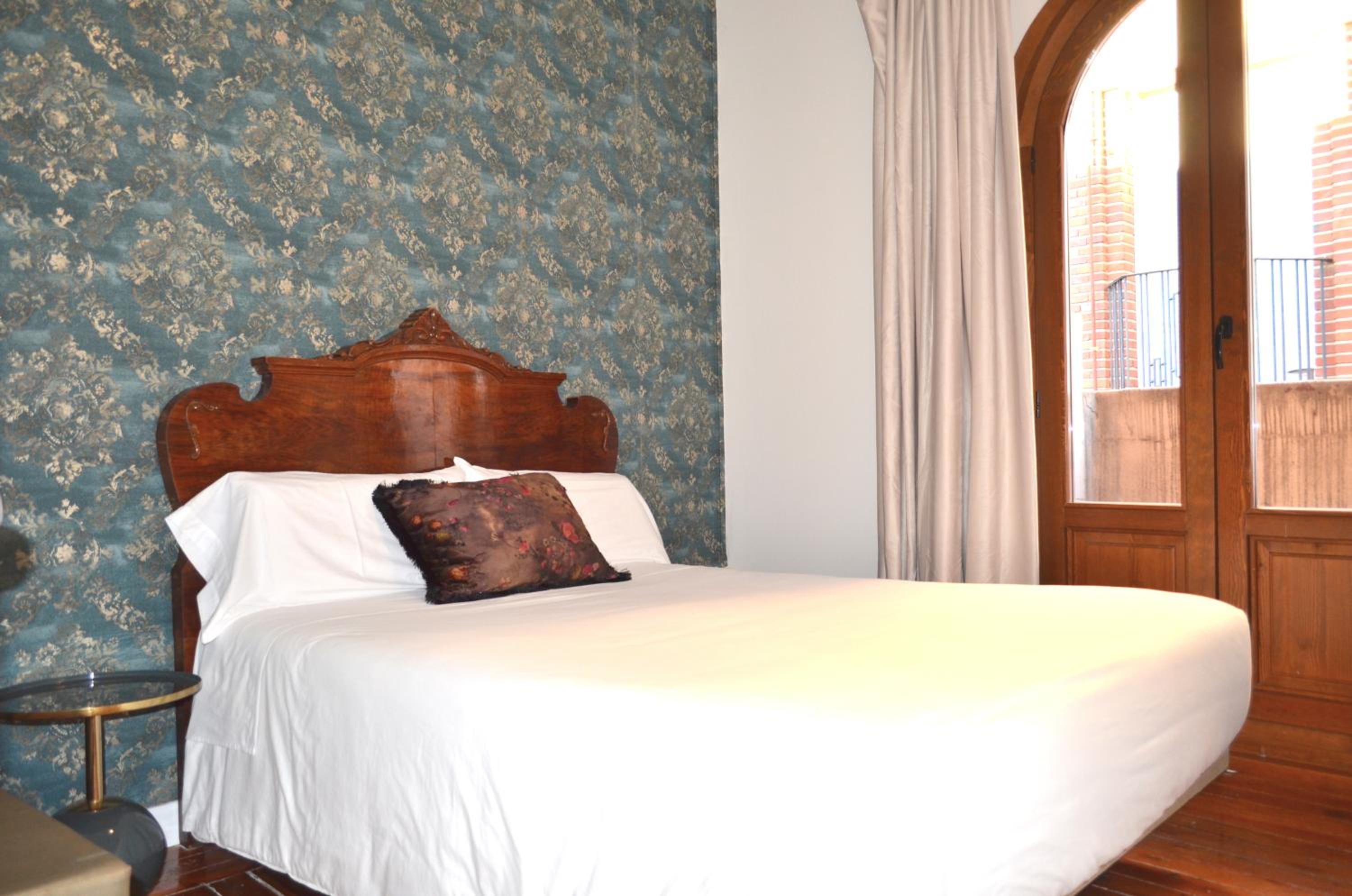 Double Room with Private External Bathroom - Photo 4