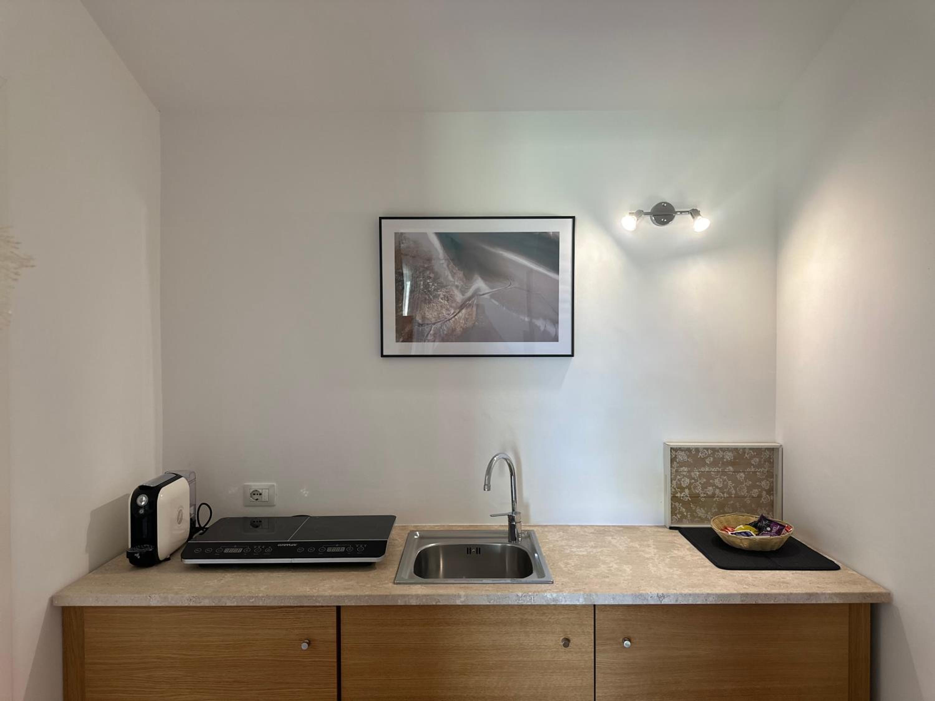 Studio Apartment With One Double Bed photo 2
