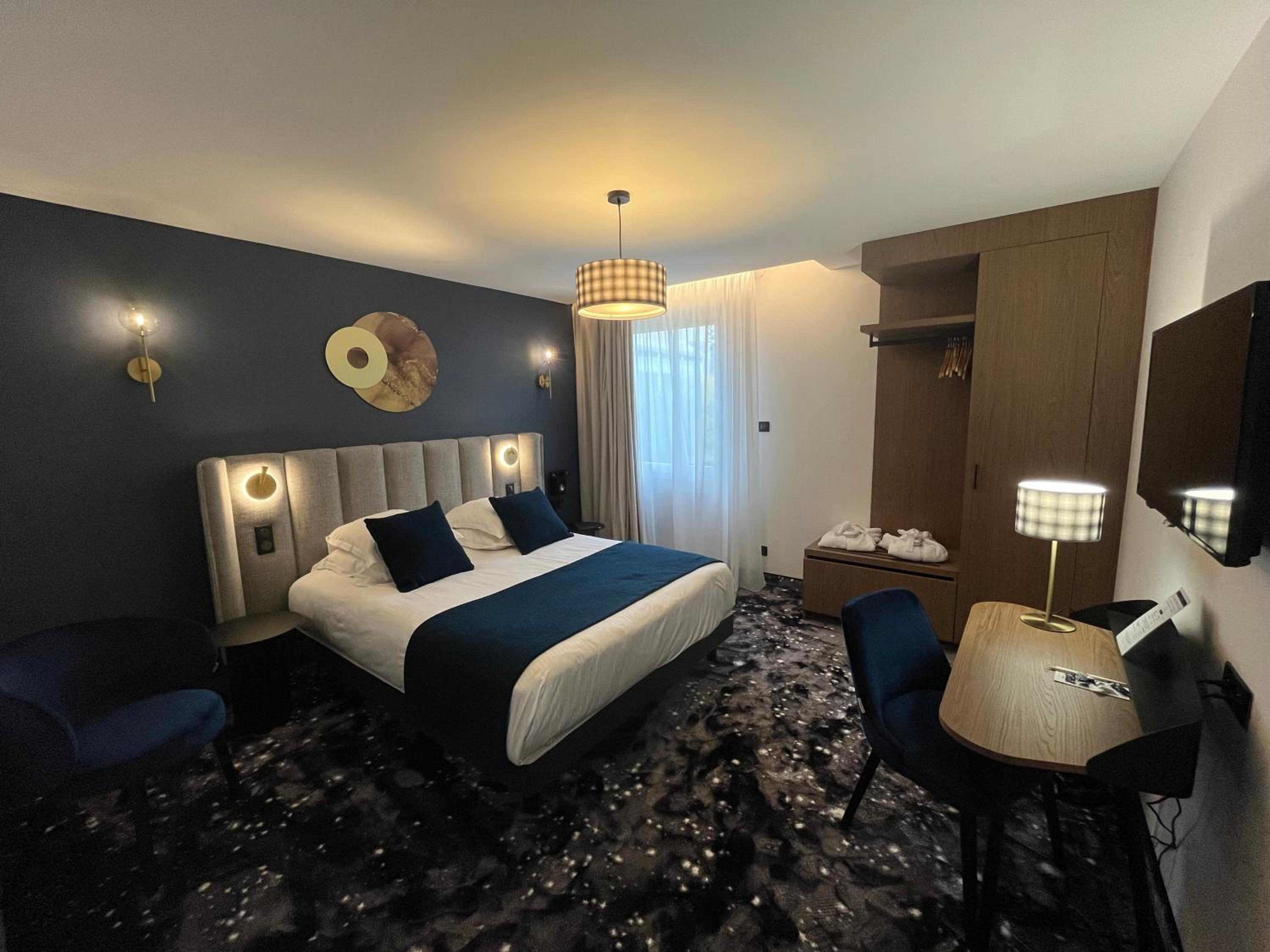 Chambre Lit Queen-Size Deluxe - Non-Fumeurs