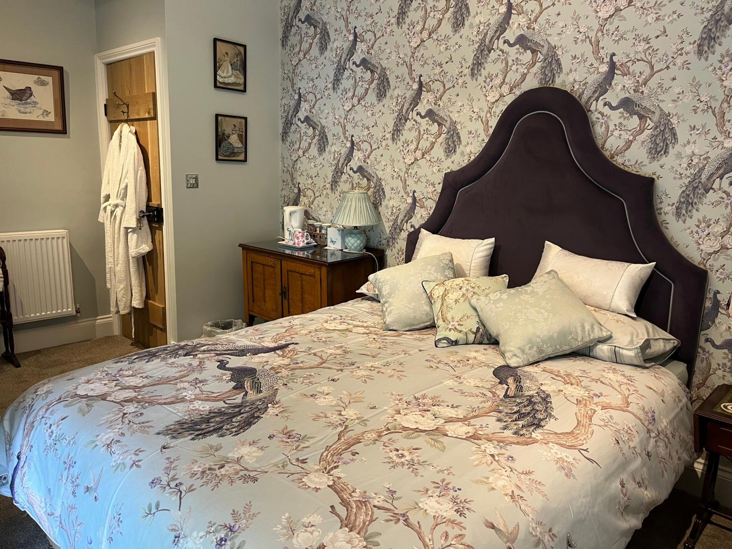 Large double with private bathroom - Photo 1