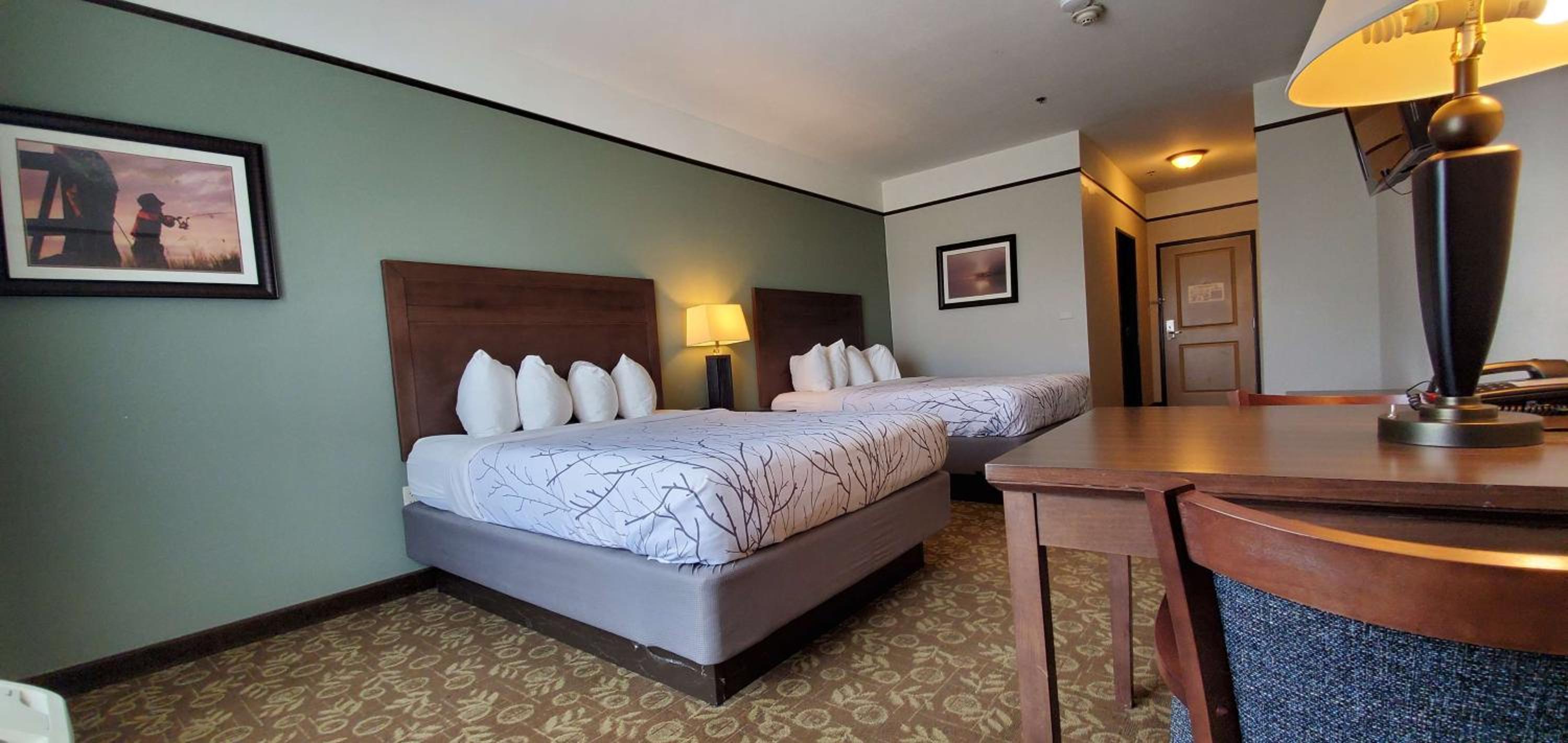 Queen Room with Two Queen Beds and Bath Tub - Mobility Accessible photo 1