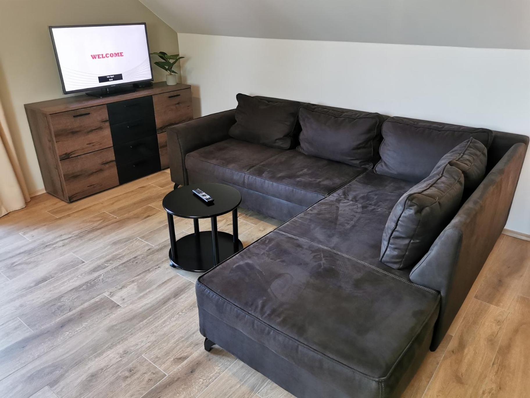 One-Bedroom Apartment photo 2