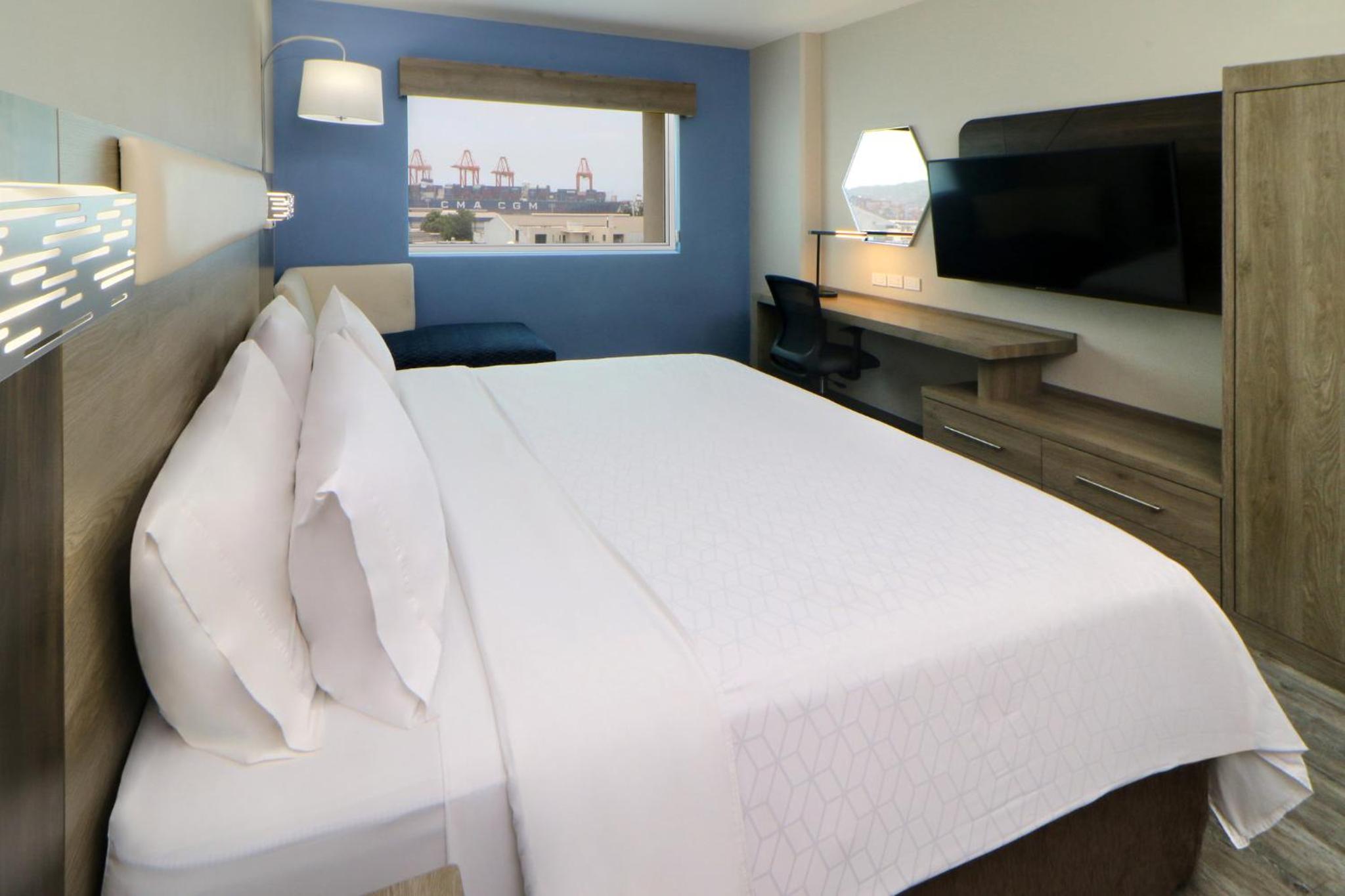 Standard King Room - Photo 2