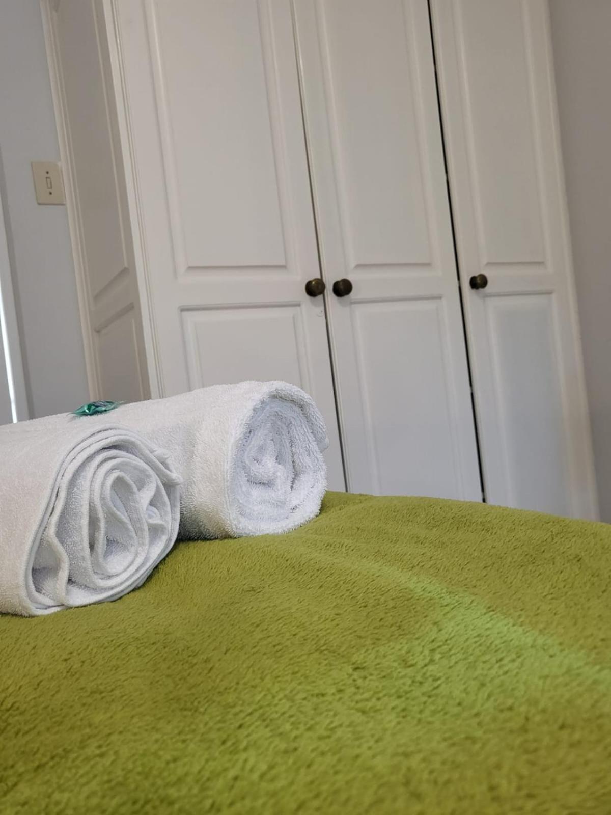 Standard Twin Room - Photo 9