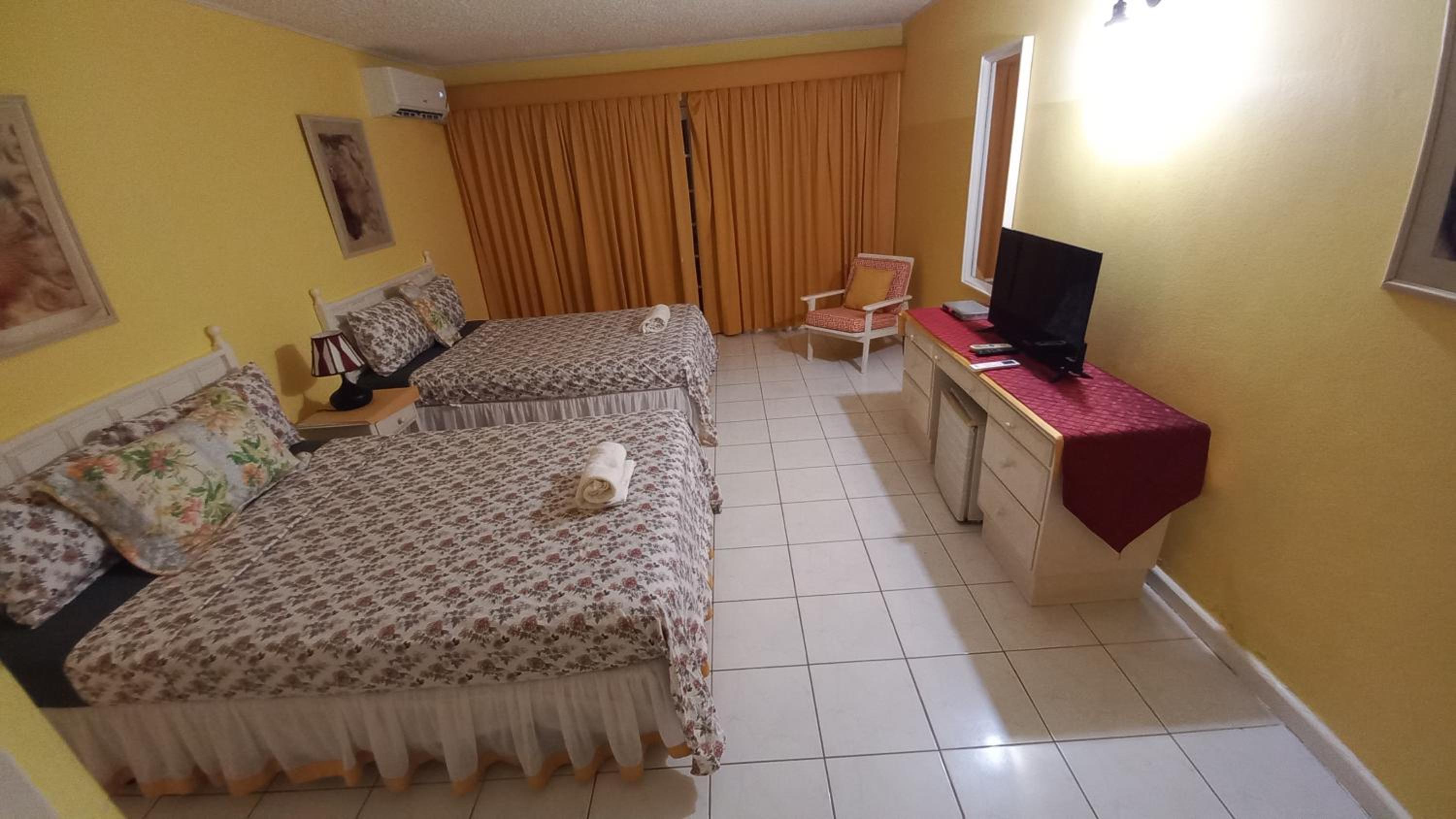 Large Double Room photo 2