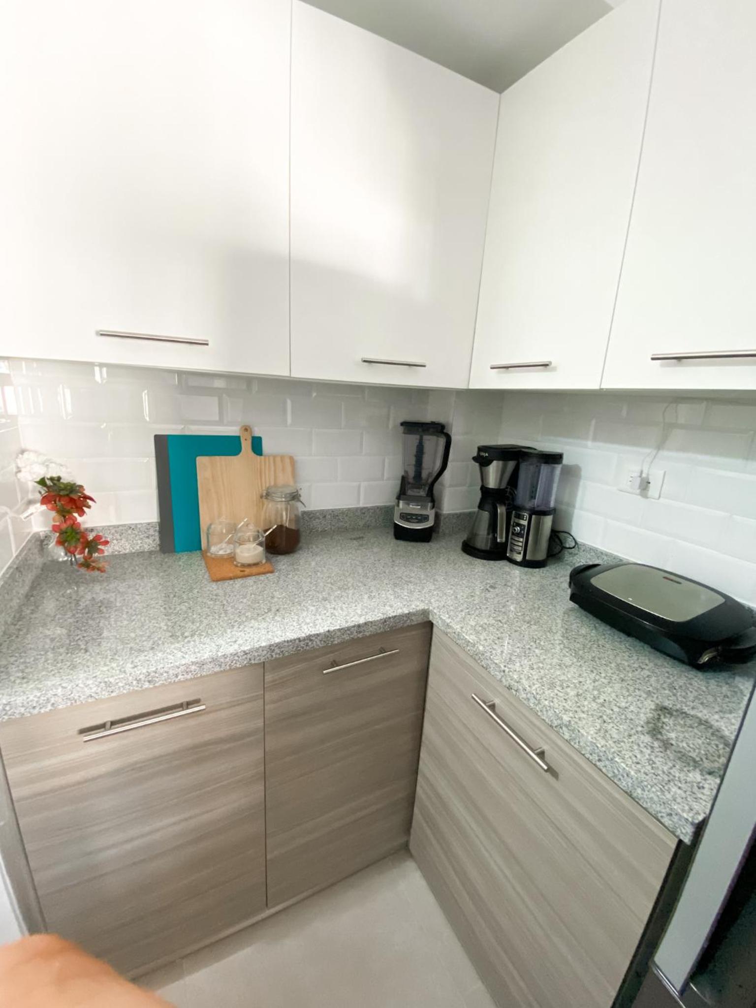 Three-Bedroom Apartment with View photo 3