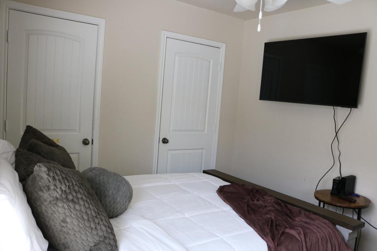 Three-Bedroom Home photo 2