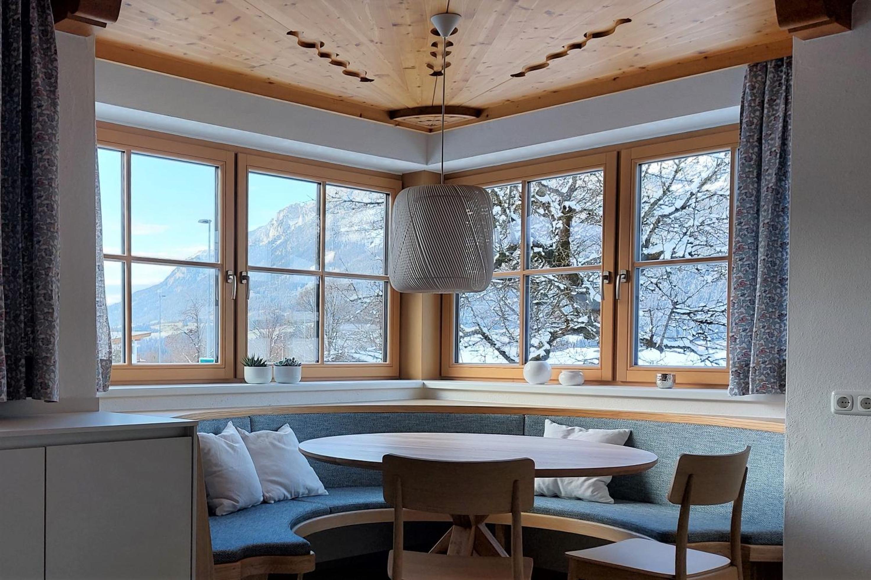 Apartment with Mountain View photo 2