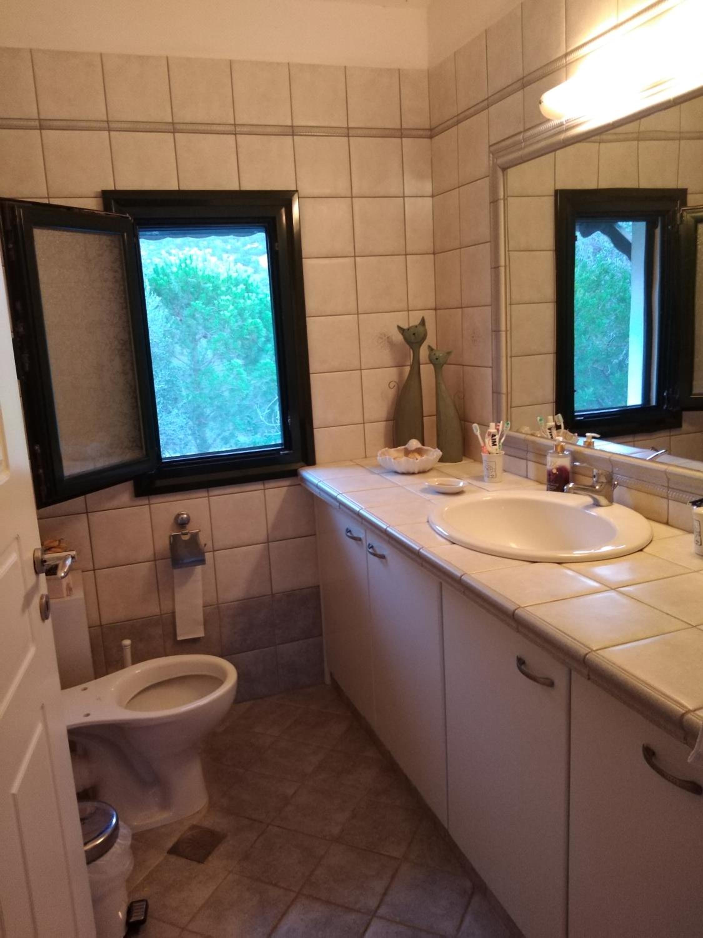 Three-Bedroom House photo 2