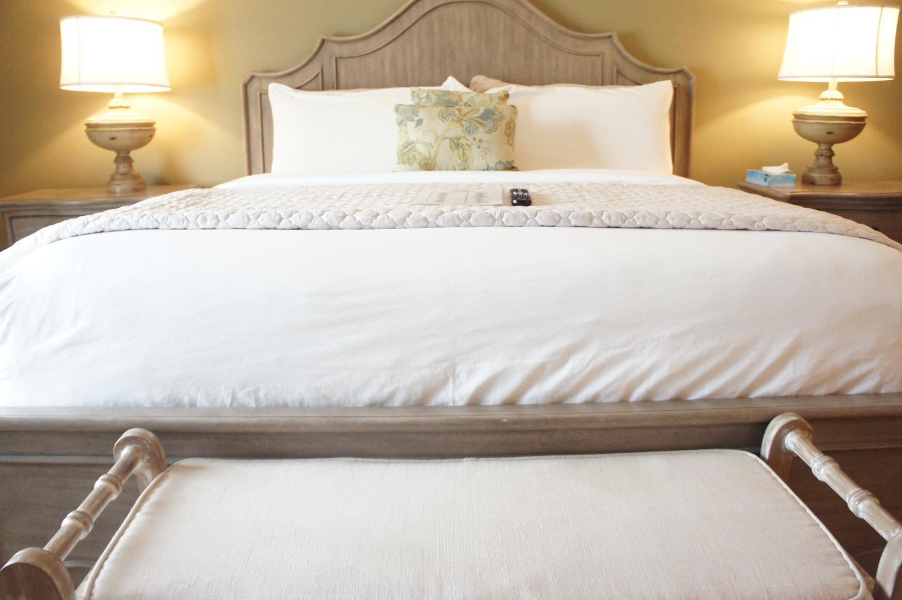 Deluxe King Room photo 2