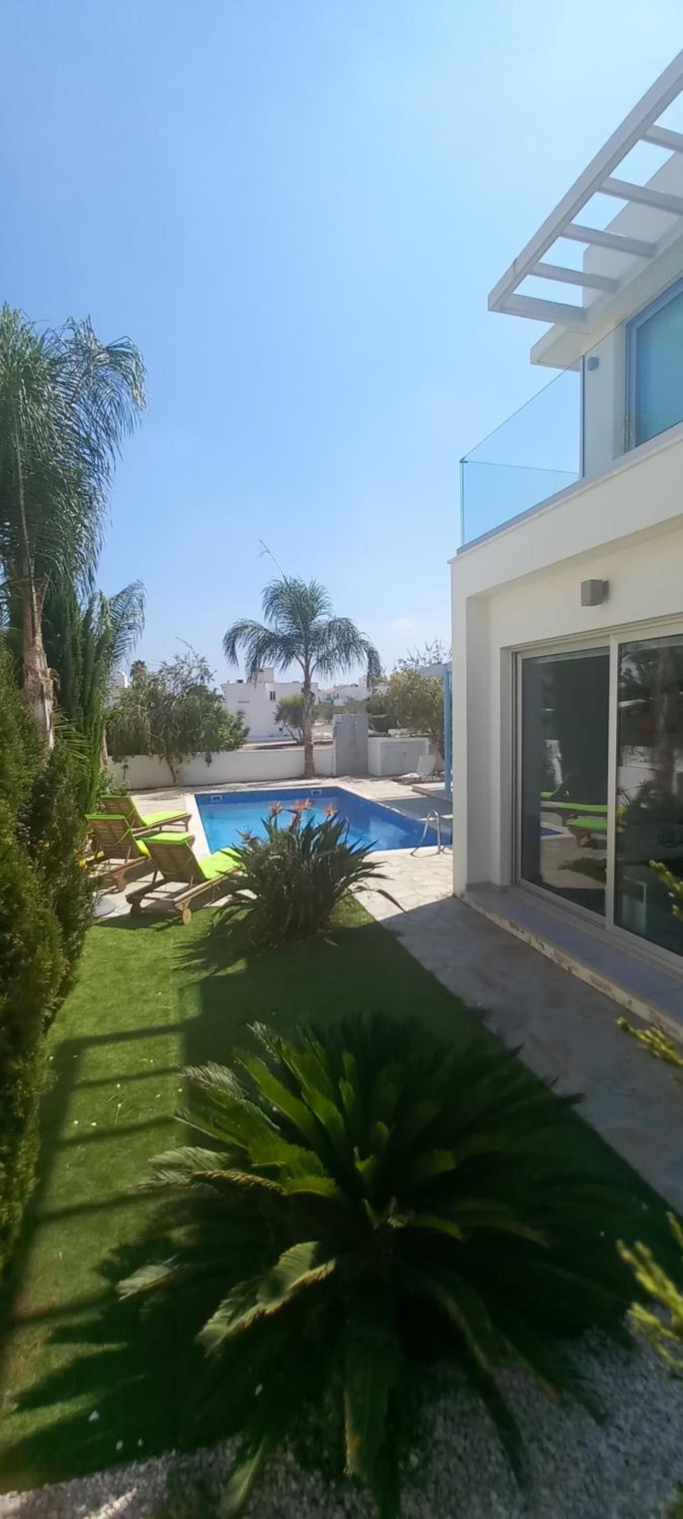 Three-Bedroom Villa photo 3