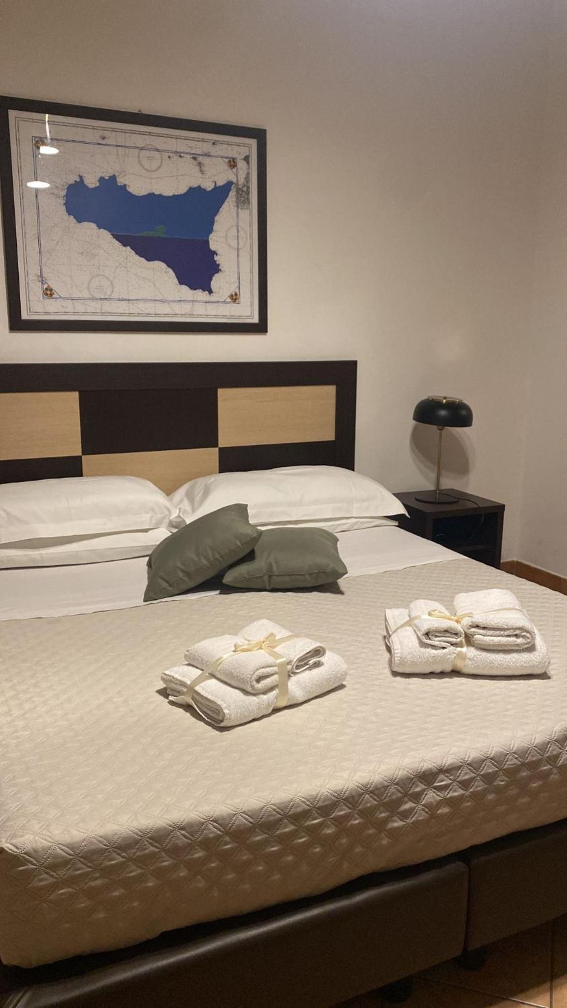 Double Room - Photo 12