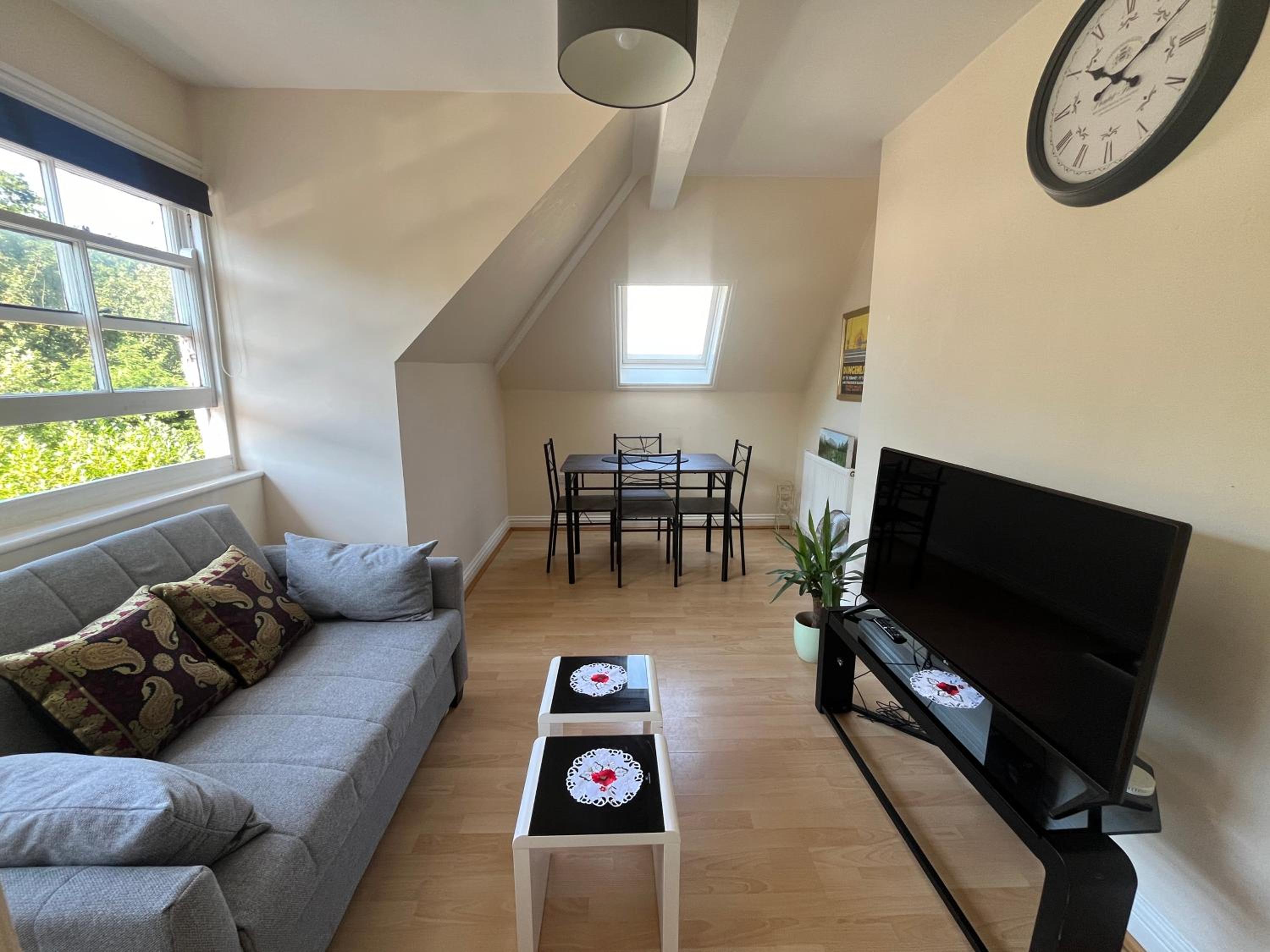One-Bedroom Apartment photo 1