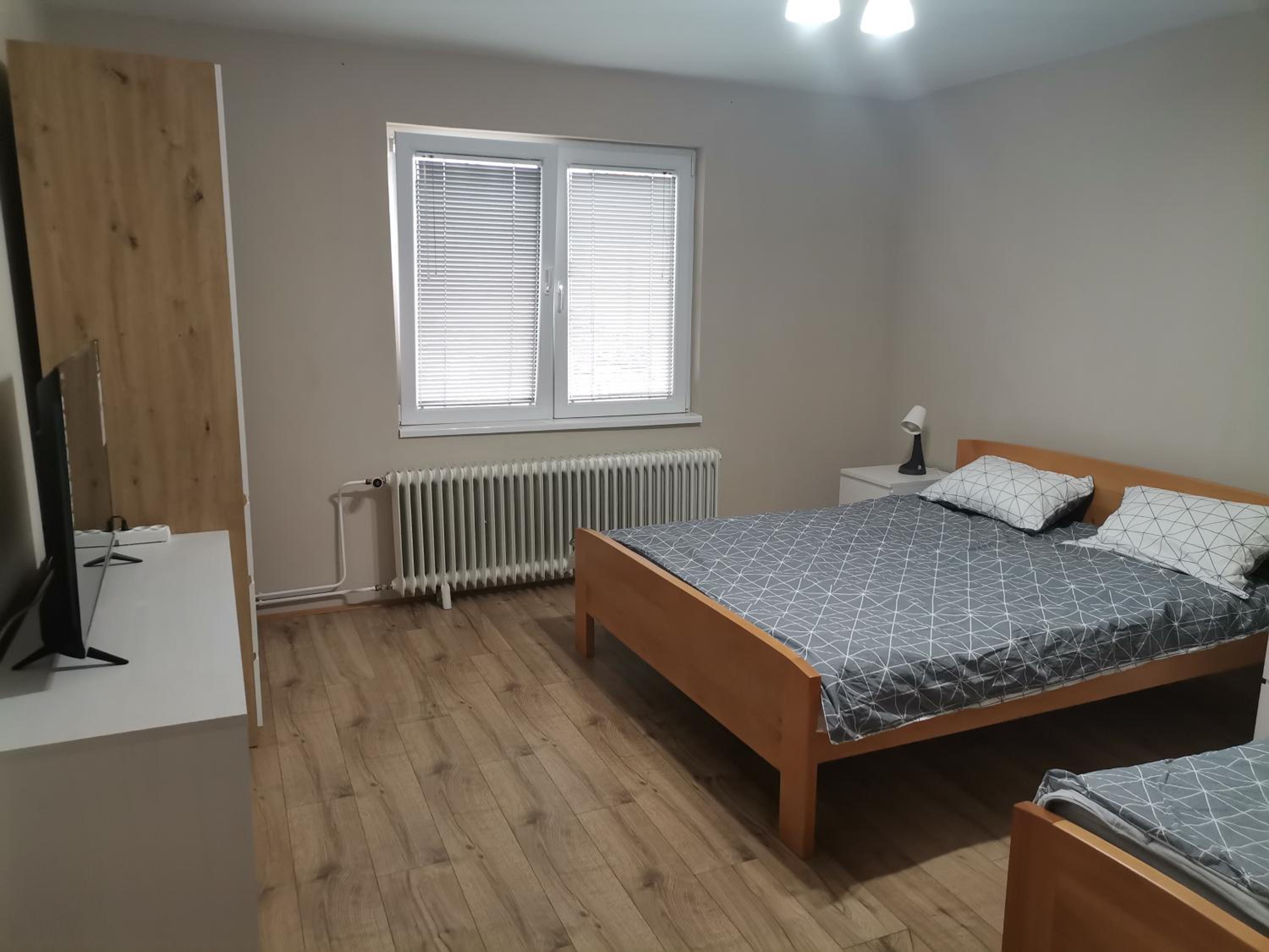 One-Bedroom Apartment photo 1