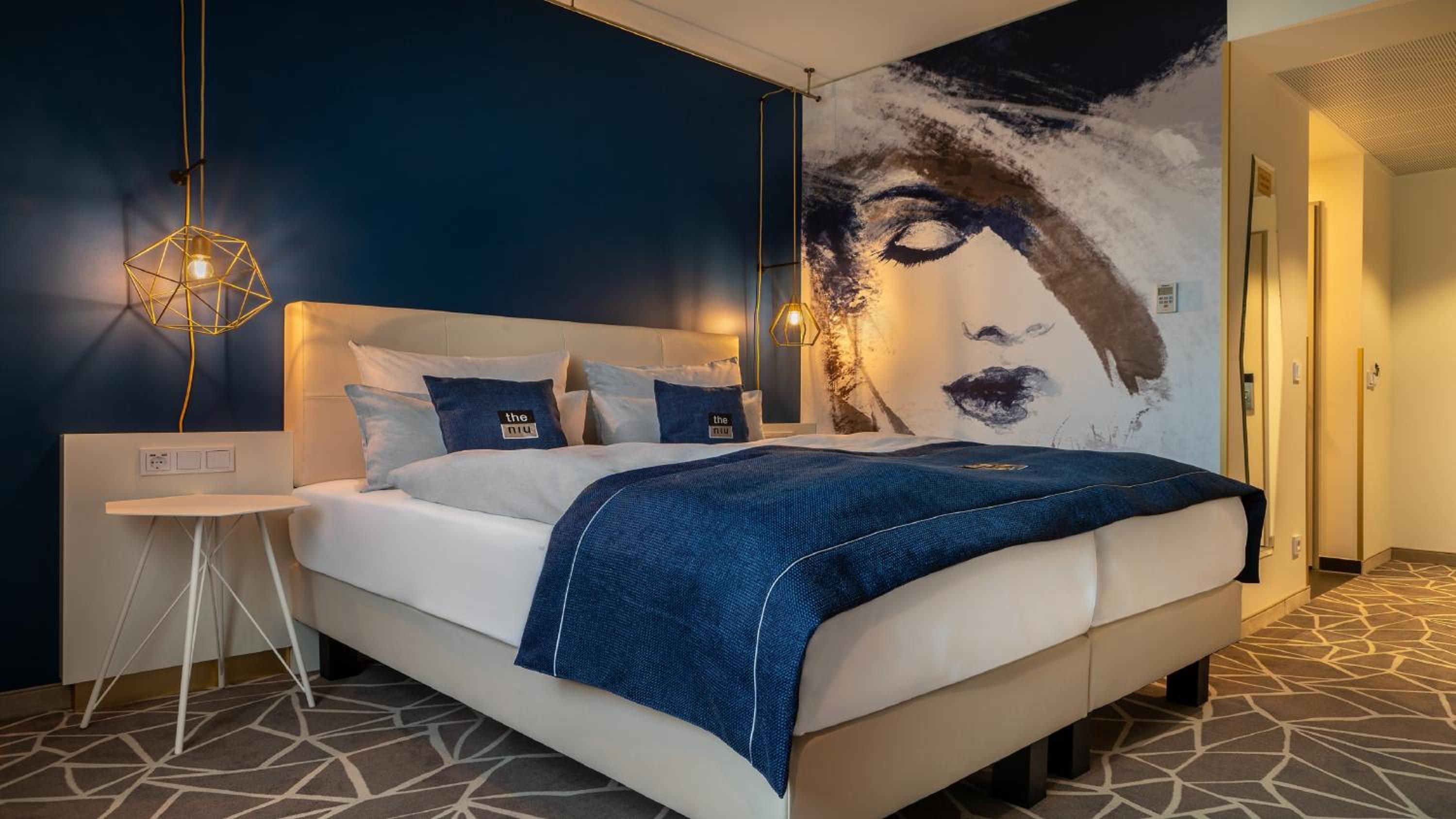 Premium Queen Room