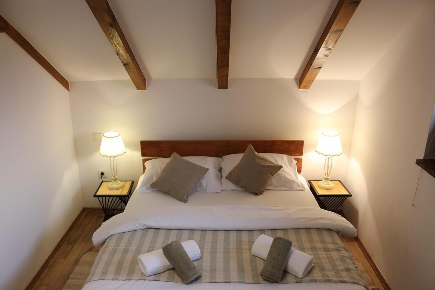 One-Bedroom House photo 1