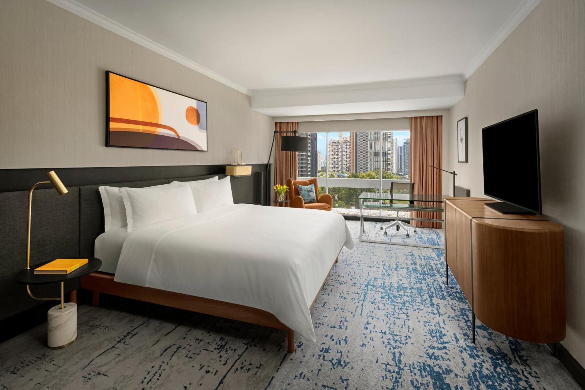 King Suite with Sofa Bed thumbnail 5