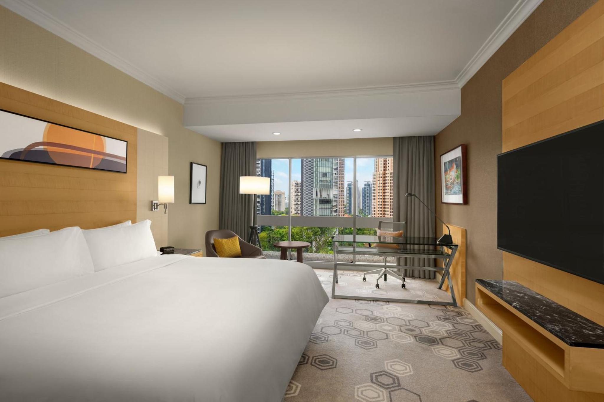 1 King Bed Deluxe Walk In Shower