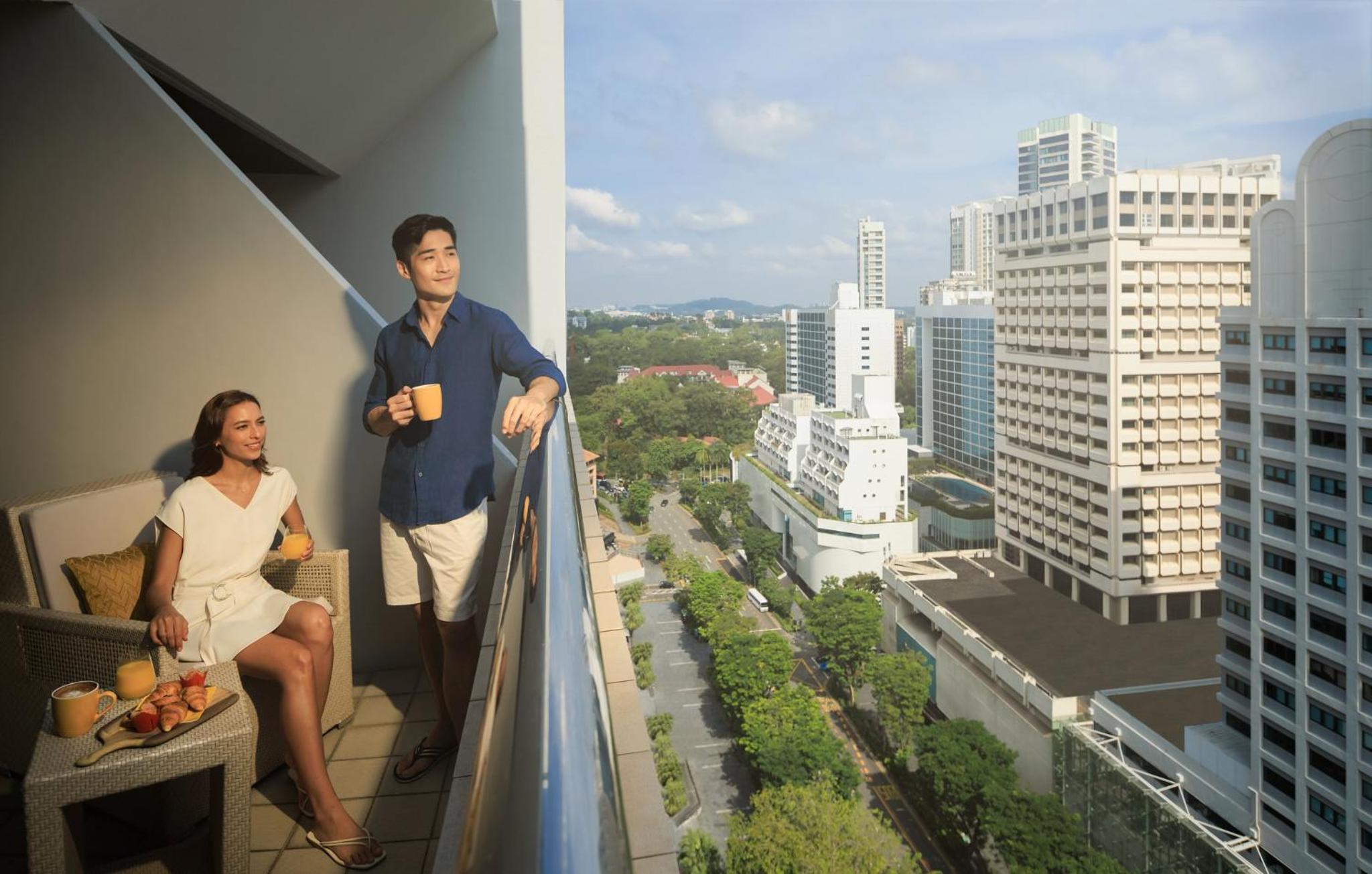 1 King Bed Premium Club Balcony thumbnail 5