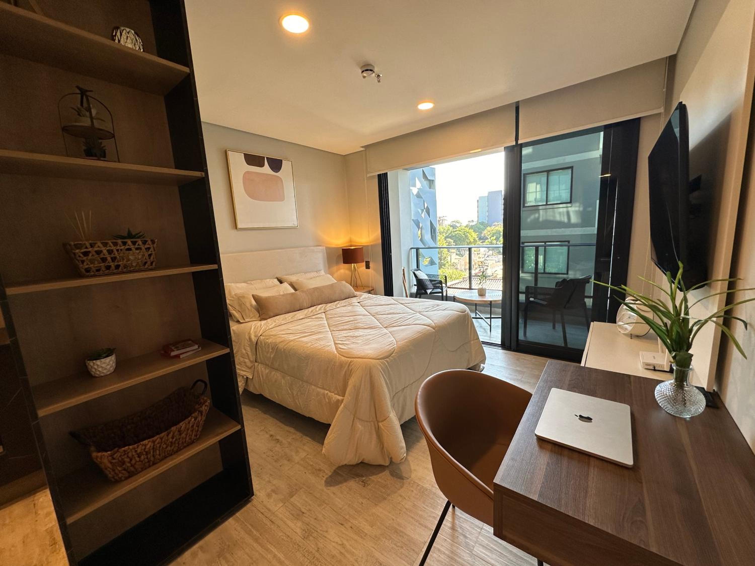 One-Bedroom Apartment photo 1