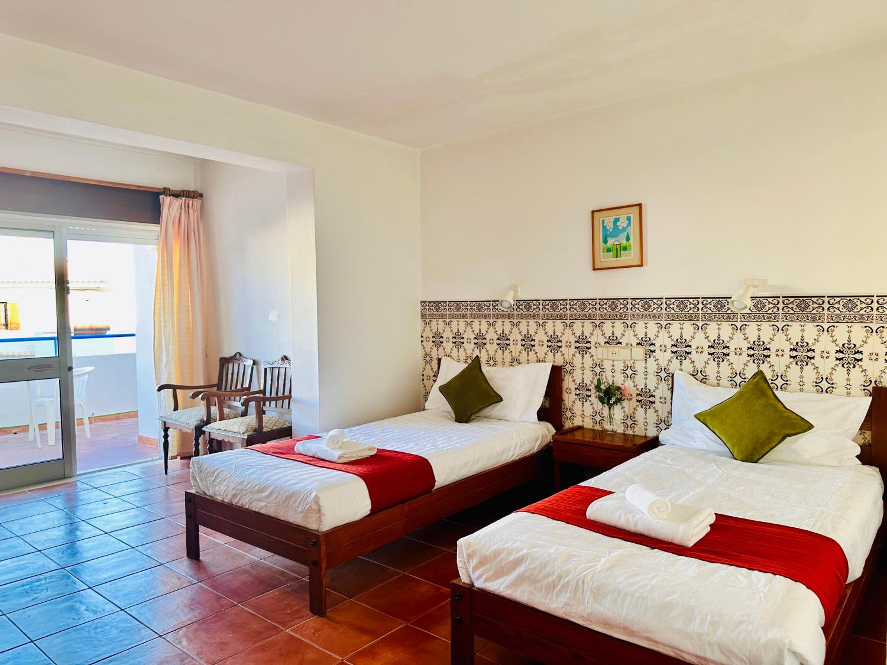 Deluxe Double Room with Side Sea View - Photo 1