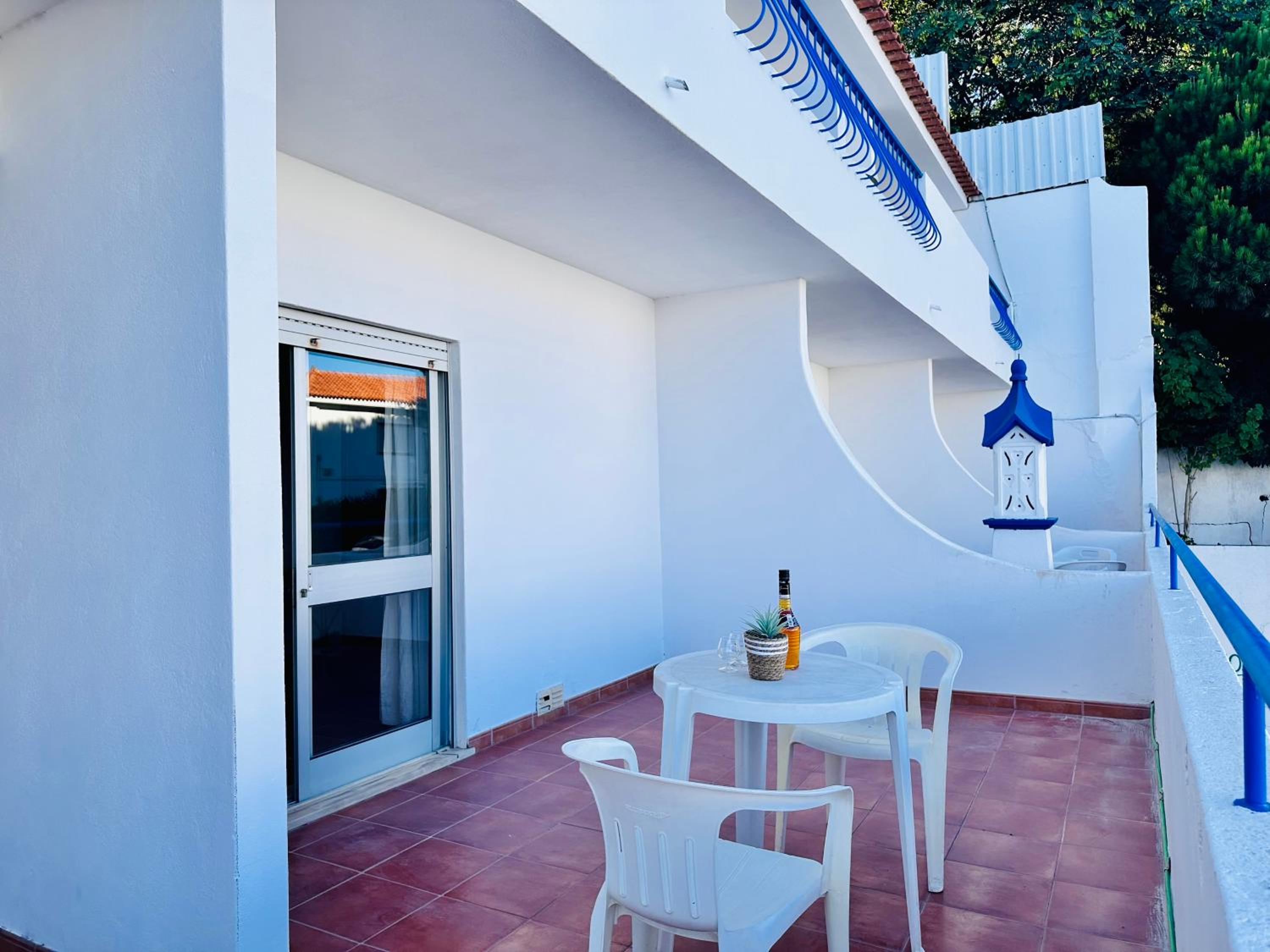 Deluxe Double Room with Side Sea View - Photo 10