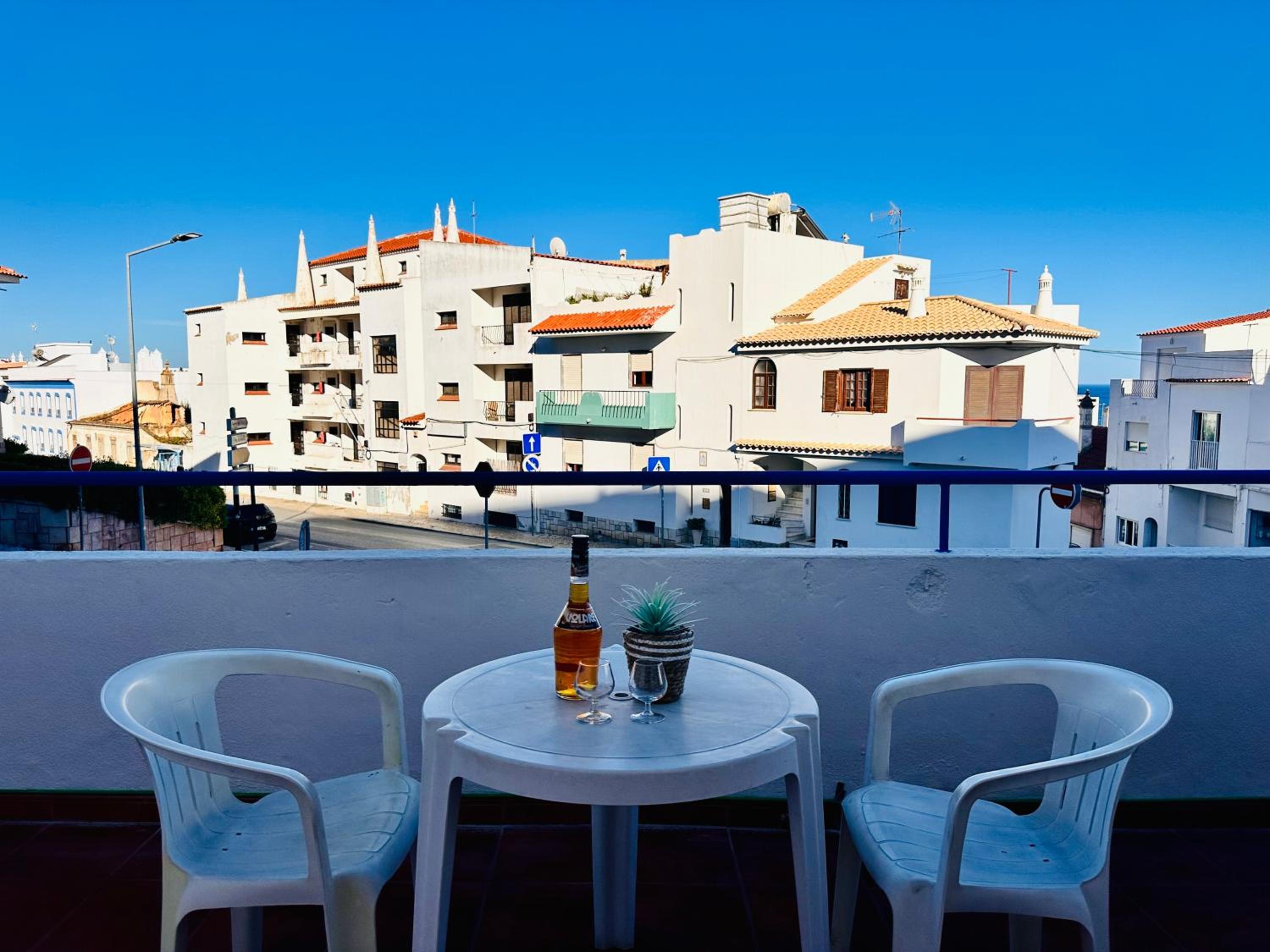 Deluxe Double Room with Side Sea View - Photo 13