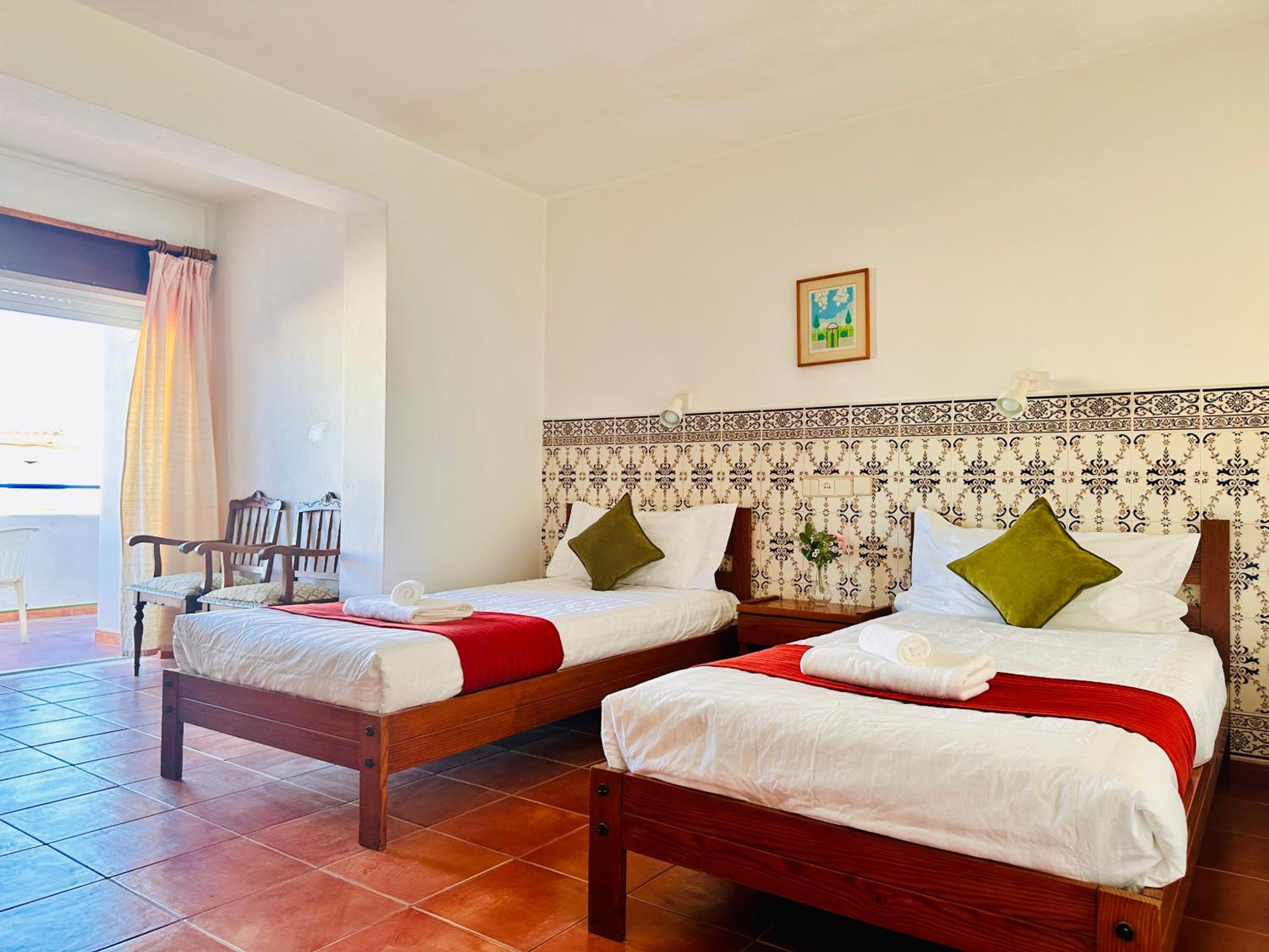 Deluxe Double Room with Side Sea View - Photo 4