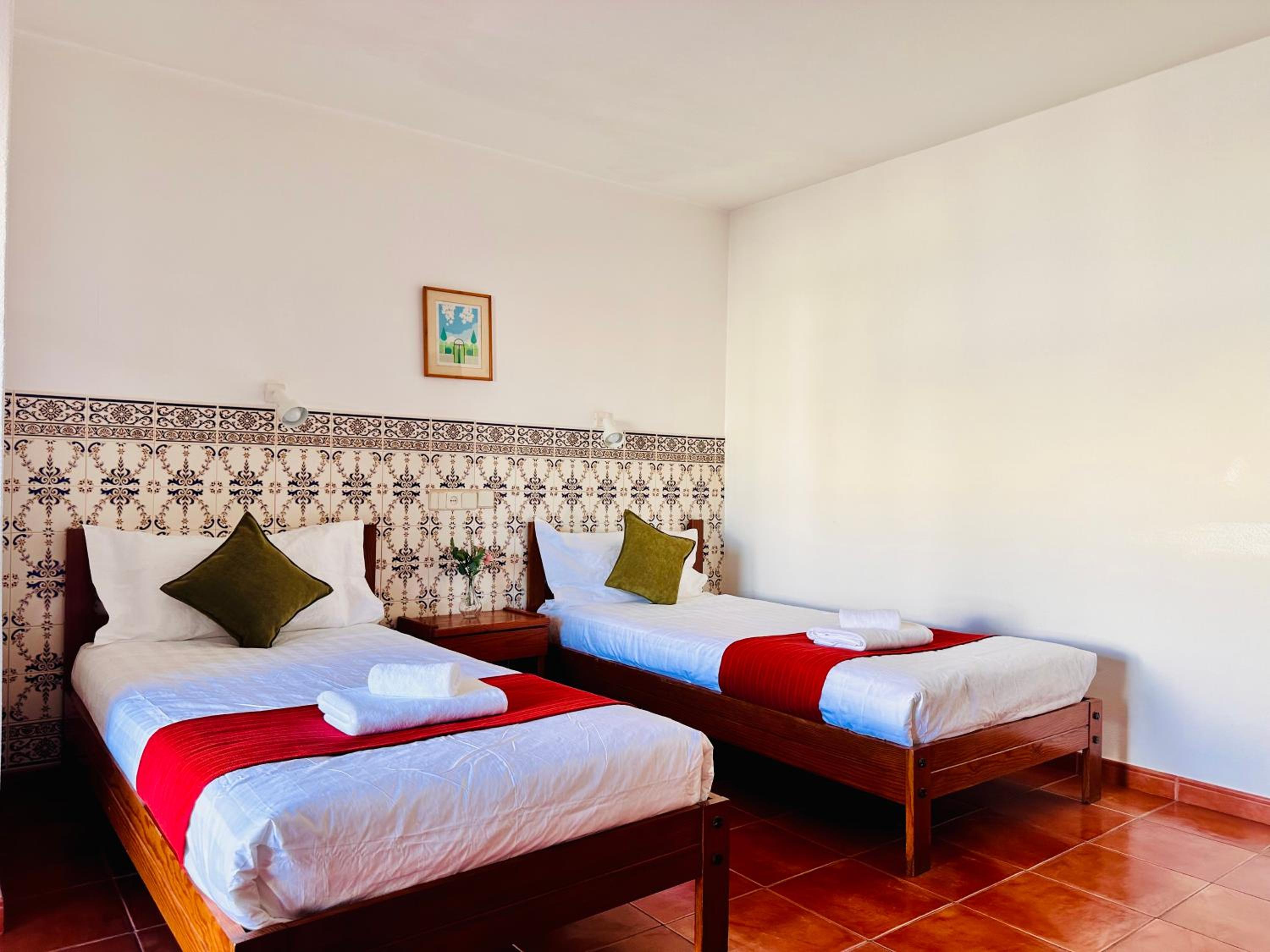 Deluxe Double Room with Side Sea View - Photo 2