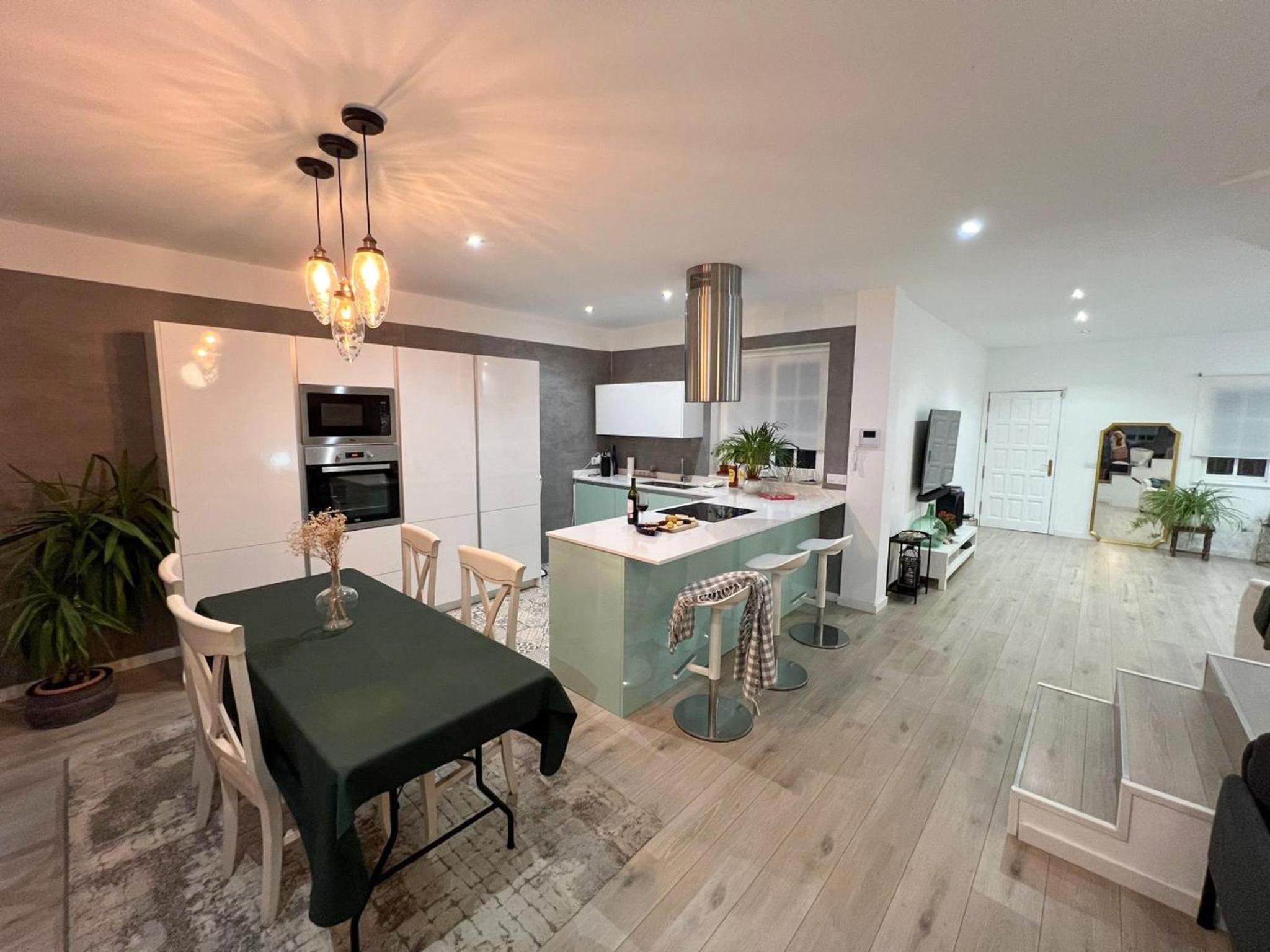 Three-Bedroom House photo 3