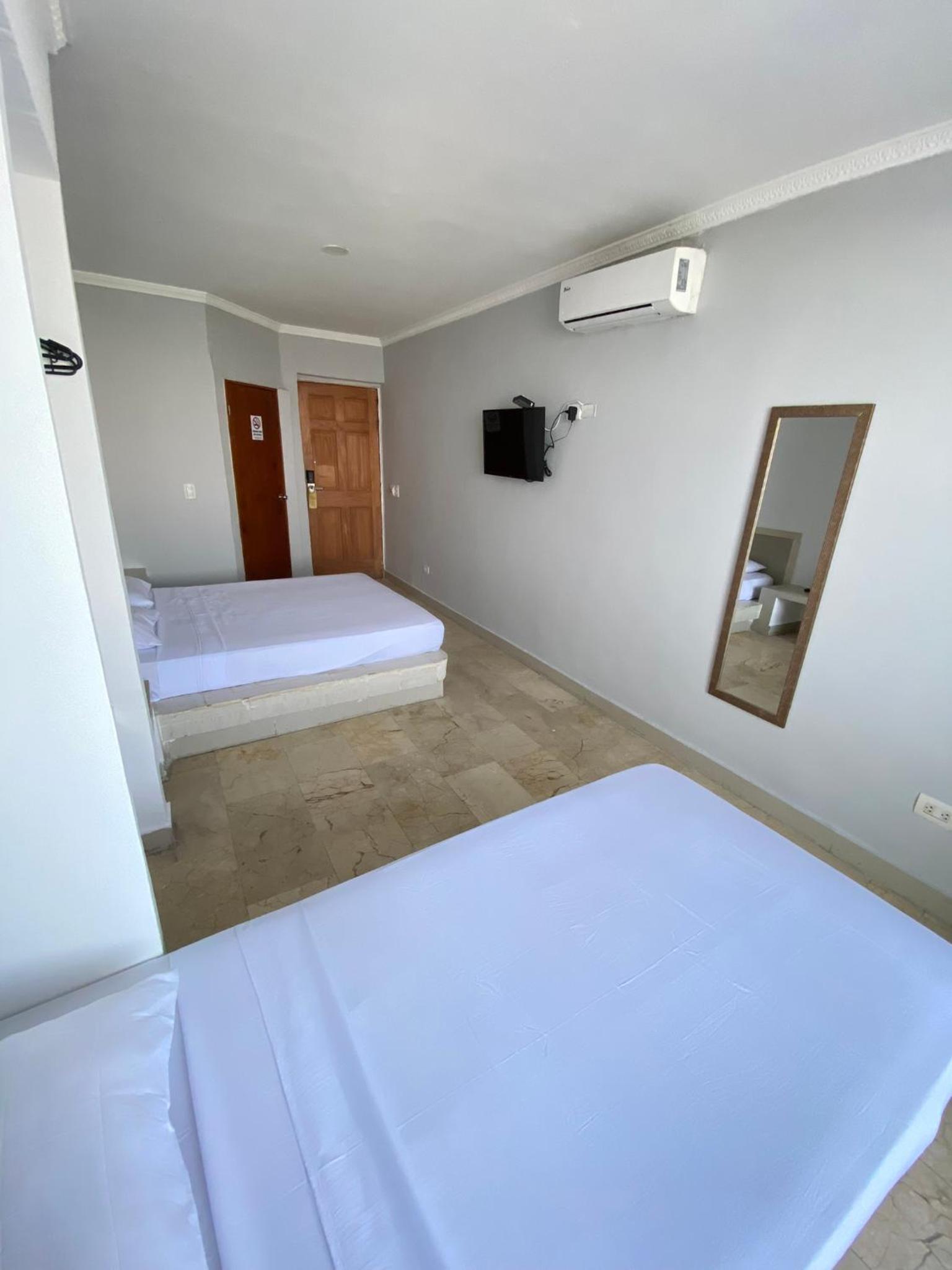 Standard Triple Room - Photo 9
